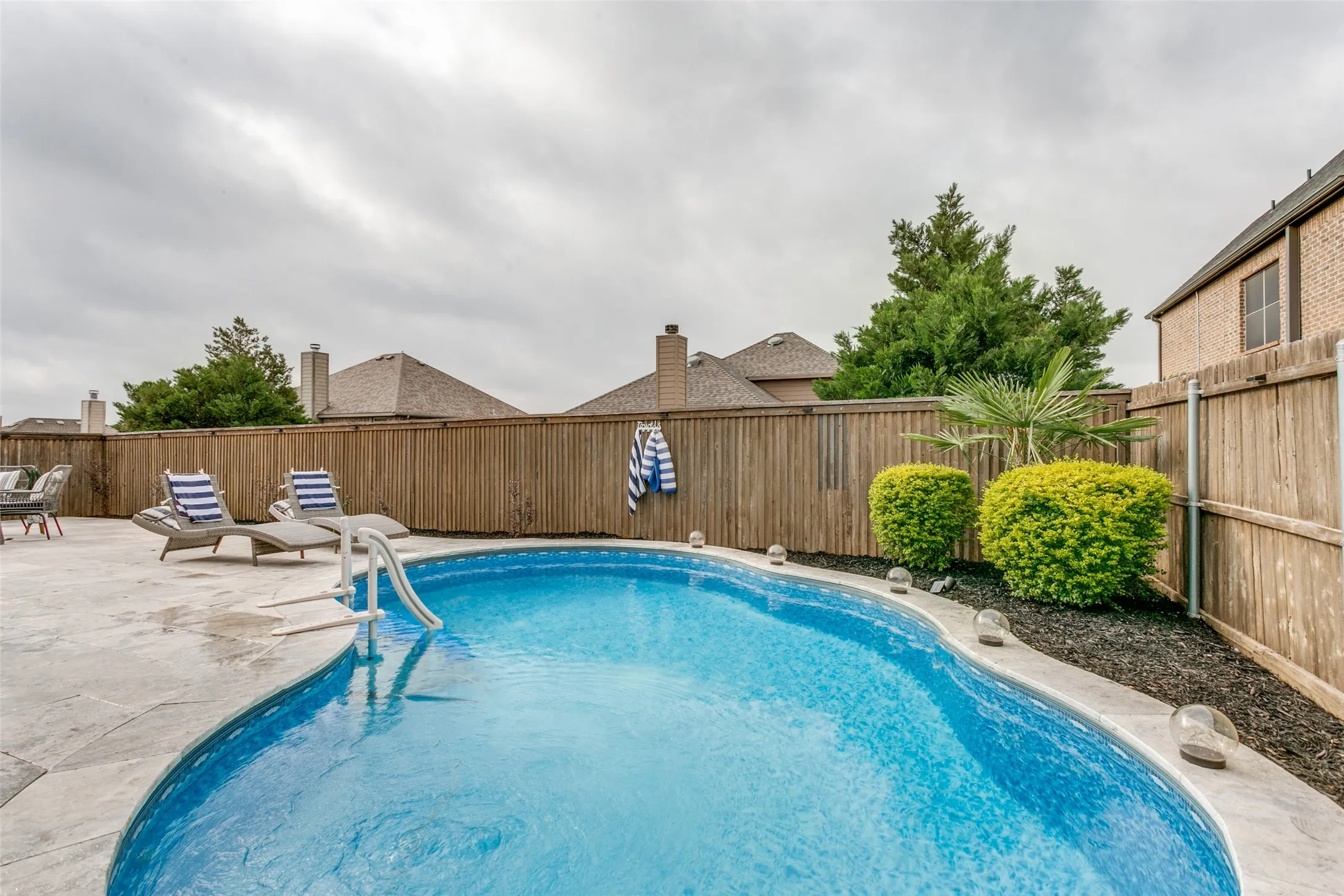 Single Family Residence For Sale in Denton County , 104 Martingale Trail, Oak Point, Texas 75068, 4 Bedroom, 4 Bathroom, 3 Garage spaces, 3,305 Sqft, built in 2016, mls#21336299, Real Estate Agent in Oak Point, Homes For Sale in Denton county, Homes For Sale in Oak Point, Realtor in Oak Point Texas, Real Estate Brokerage Independent Realty Texas, Luminita Cordes Realtor