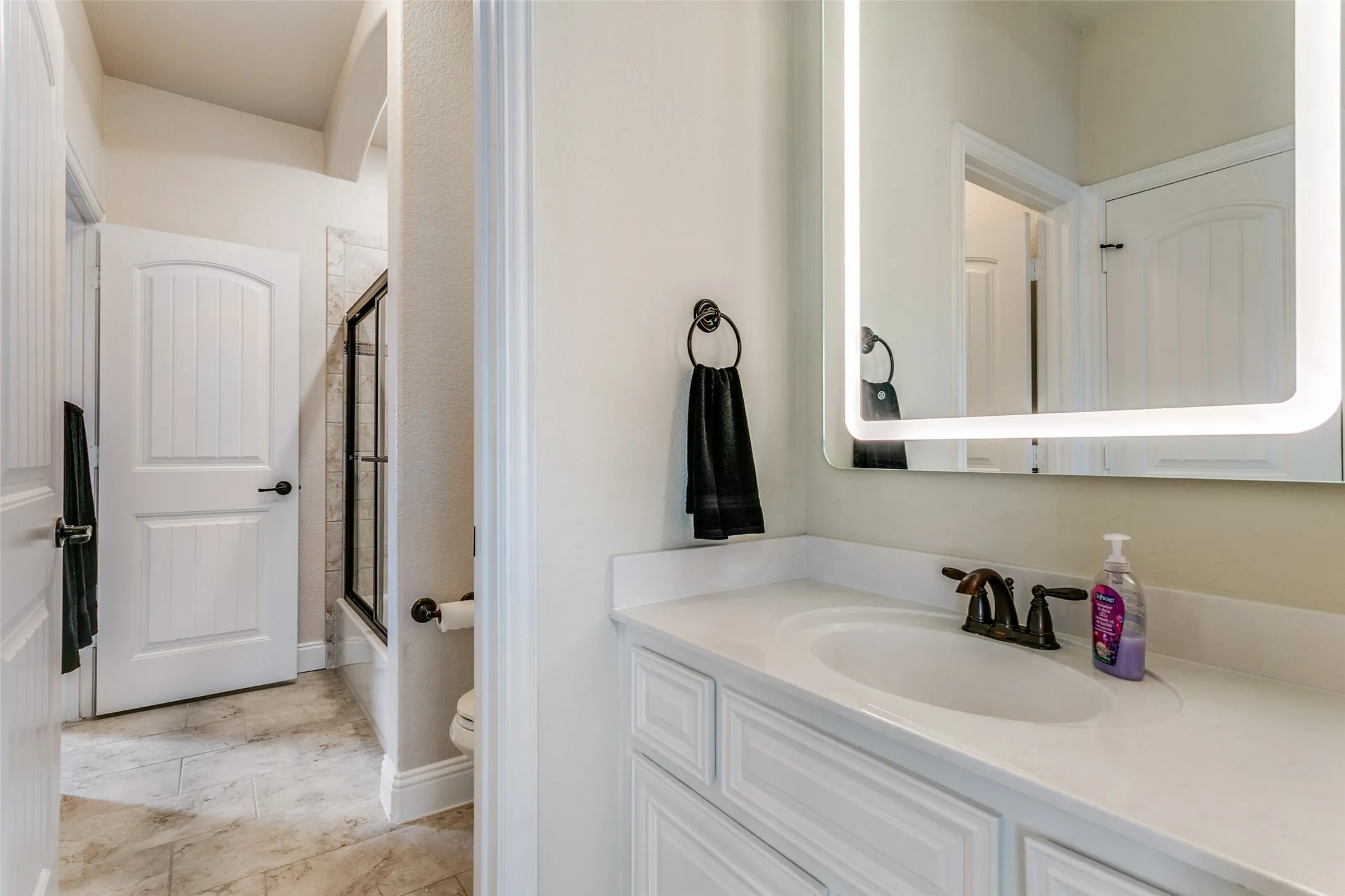 Single Family Residence For Sale in Denton County , 104 Martingale Trail, Oak Point, Texas 75068, 4 Bedroom, 4 Bathroom, 3 Garage spaces, 3,305 Sqft, built in 2016, mls#21336299, Real Estate Agent in Oak Point, Homes For Sale in Denton county, Homes For Sale in Oak Point, Realtor in Oak Point Texas, Real Estate Brokerage Independent Realty Texas, Luminita Cordes Realtor