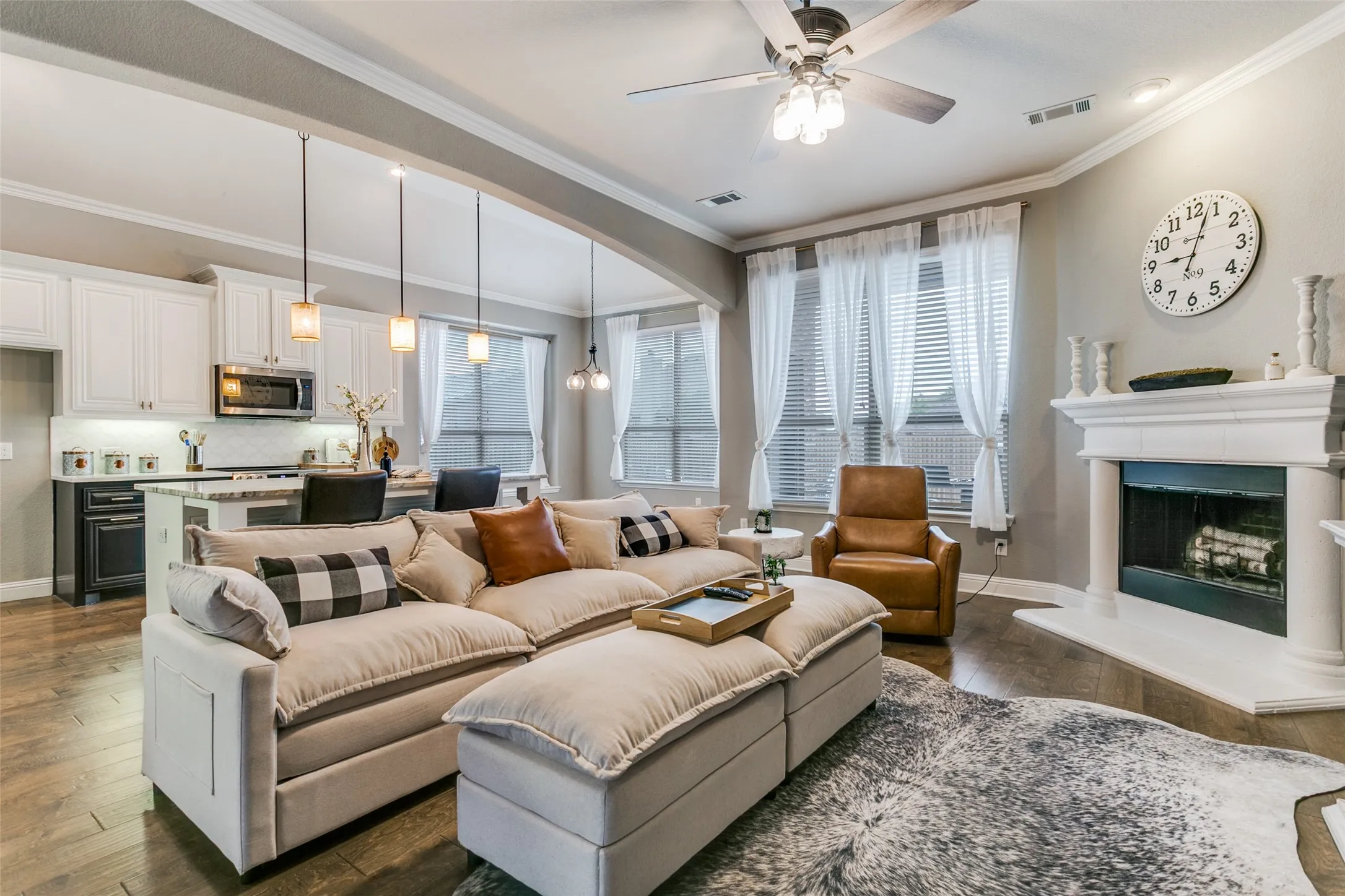 Single Family Residence For Sale in Denton County , 104 Martingale Trail, Oak Point, Texas 75068, 4 Bedroom, 4 Bathroom, 3 Garage spaces, 3,305 Sqft, built in 2016, mls#21336299, Real Estate Agent in Oak Point, Homes For Sale in Denton county, Homes For Sale in Oak Point, Realtor in Oak Point Texas, Real Estate Brokerage Independent Realty Texas, Luminita Cordes Realtor