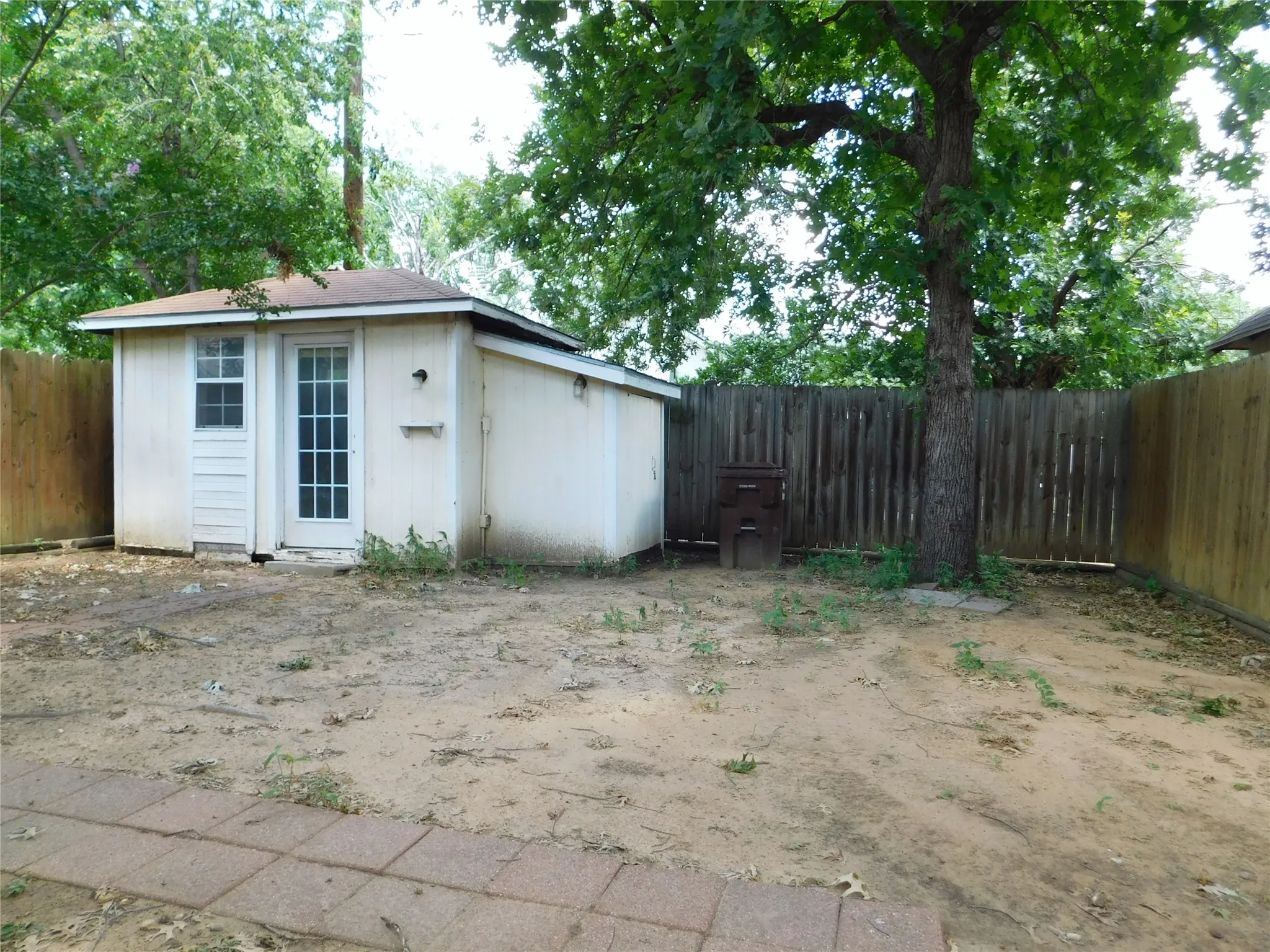 Single Family Residence For Rent in Denton County , 1913 Mack Place, Denton, Texas 76209, 4 Bedroom, 3 Bathroom, Garage spaces, 1,427 Sqft, built in 1986, mls#21332476, Real Estate Agent in Denton, Homes For Rent in Denton county, Homes For Rent in Denton, Realtor in Denton Texas, Real Estate Brokerage Independent Realty Texas, Luminita Cordes Realtor