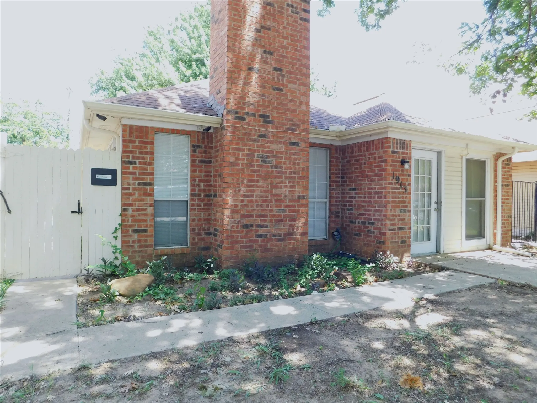Single Family Residence For Rent in Denton County , 1913 Mack Place, Denton, Texas 76209, 4 Bedroom, 3 Bathroom, Garage spaces, 1,427 Sqft, built in 1986, mls#21332476, Real Estate Agent in Denton, Homes For Rent in Denton county, Homes For Rent in Denton, Realtor in Denton Texas, Real Estate Brokerage Independent Realty Texas, Luminita Cordes Realtor