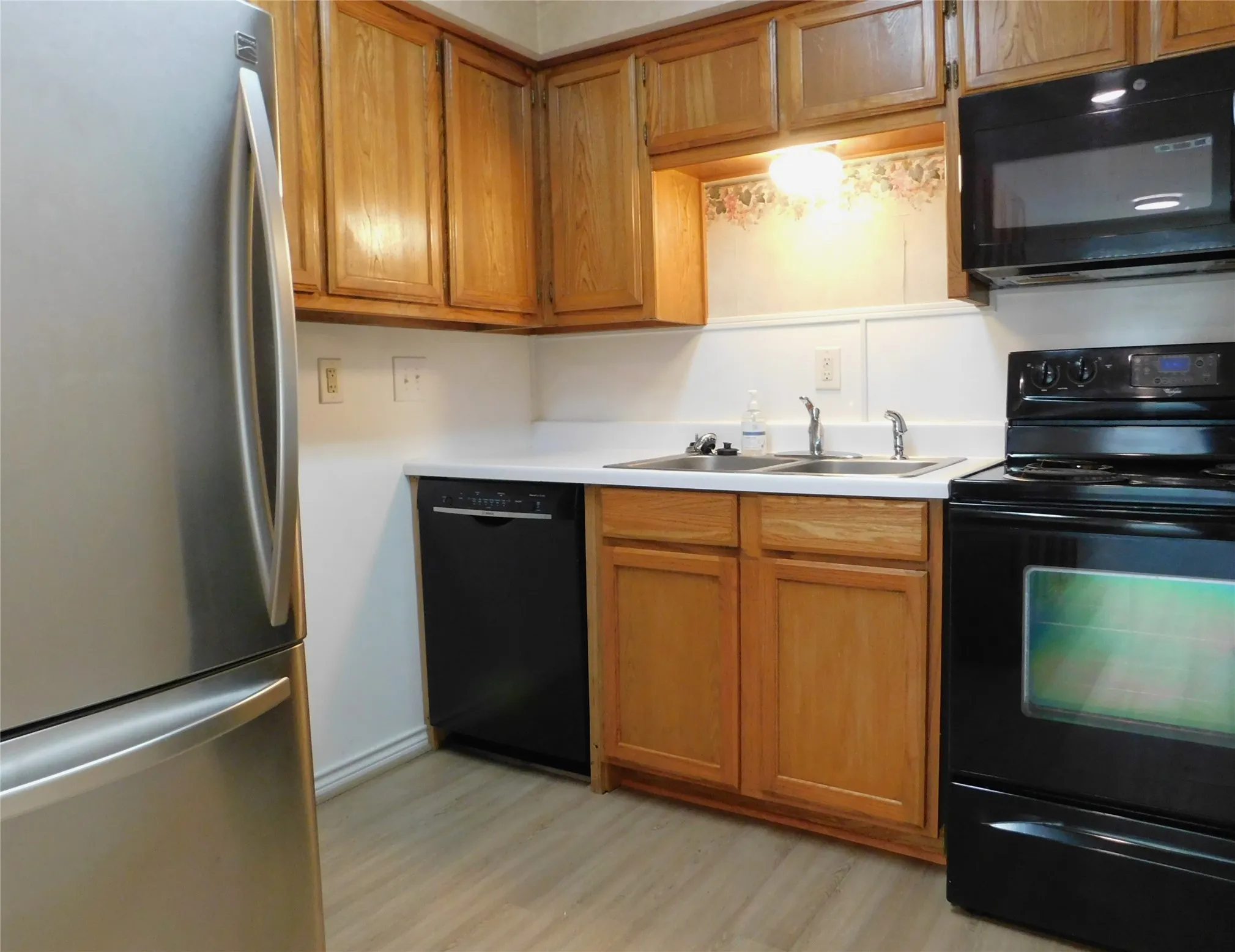 Single Family Residence For Rent in Denton County , 1913 Mack Place, Denton, Texas 76209, 4 Bedroom, 3 Bathroom, Garage spaces, 1,427 Sqft, built in 1986, mls#21332476, Real Estate Agent in Denton, Homes For Rent in Denton county, Homes For Rent in Denton, Realtor in Denton Texas, Real Estate Brokerage Independent Realty Texas, Luminita Cordes Realtor