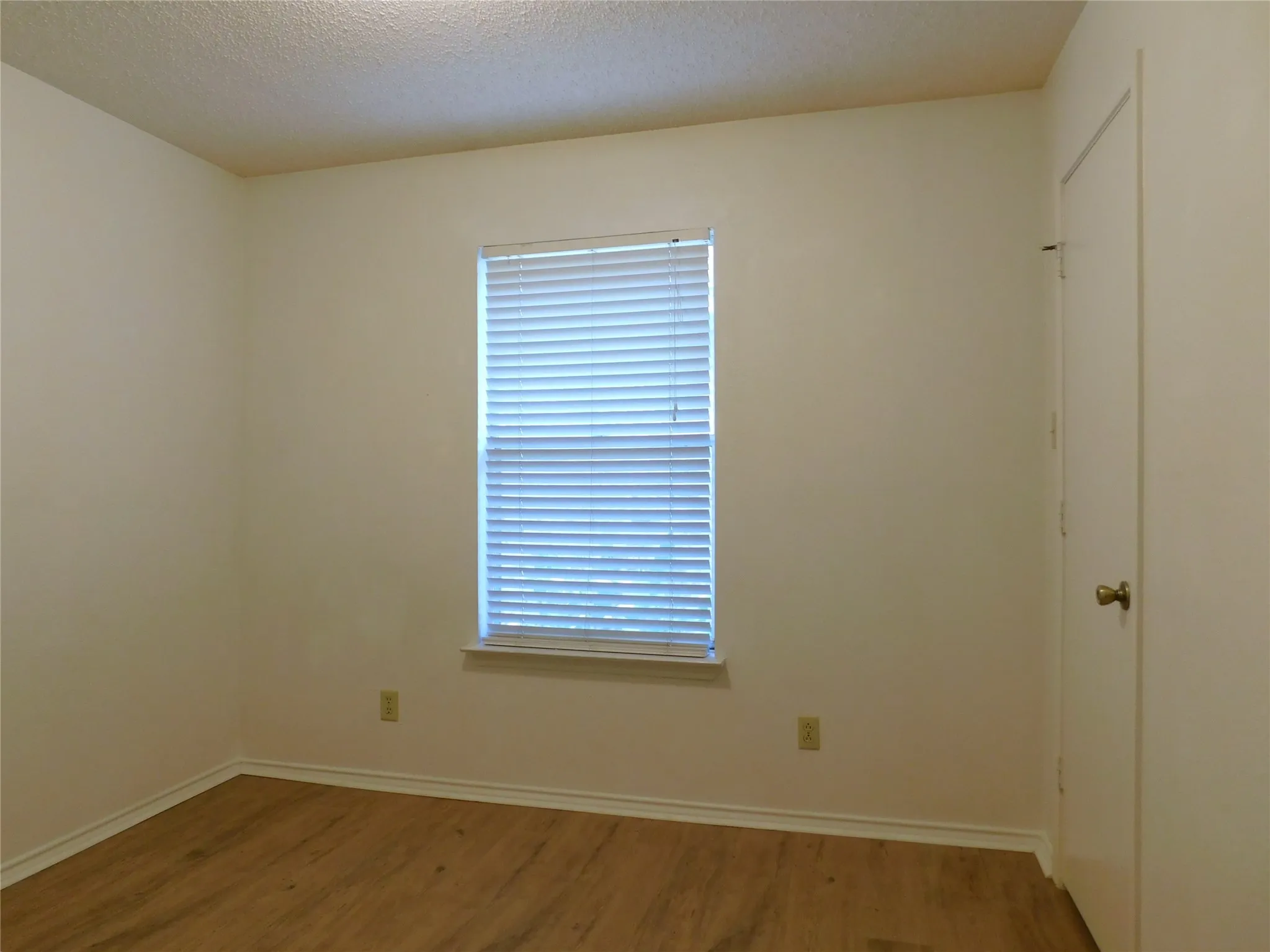 Single Family Residence For Rent in Denton County , 1913 Mack Place, Denton, Texas 76209, 4 Bedroom, 3 Bathroom, Garage spaces, 1,427 Sqft, built in 1986, mls#21332476, Real Estate Agent in Denton, Homes For Rent in Denton county, Homes For Rent in Denton, Realtor in Denton Texas, Real Estate Brokerage Independent Realty Texas, Luminita Cordes Realtor