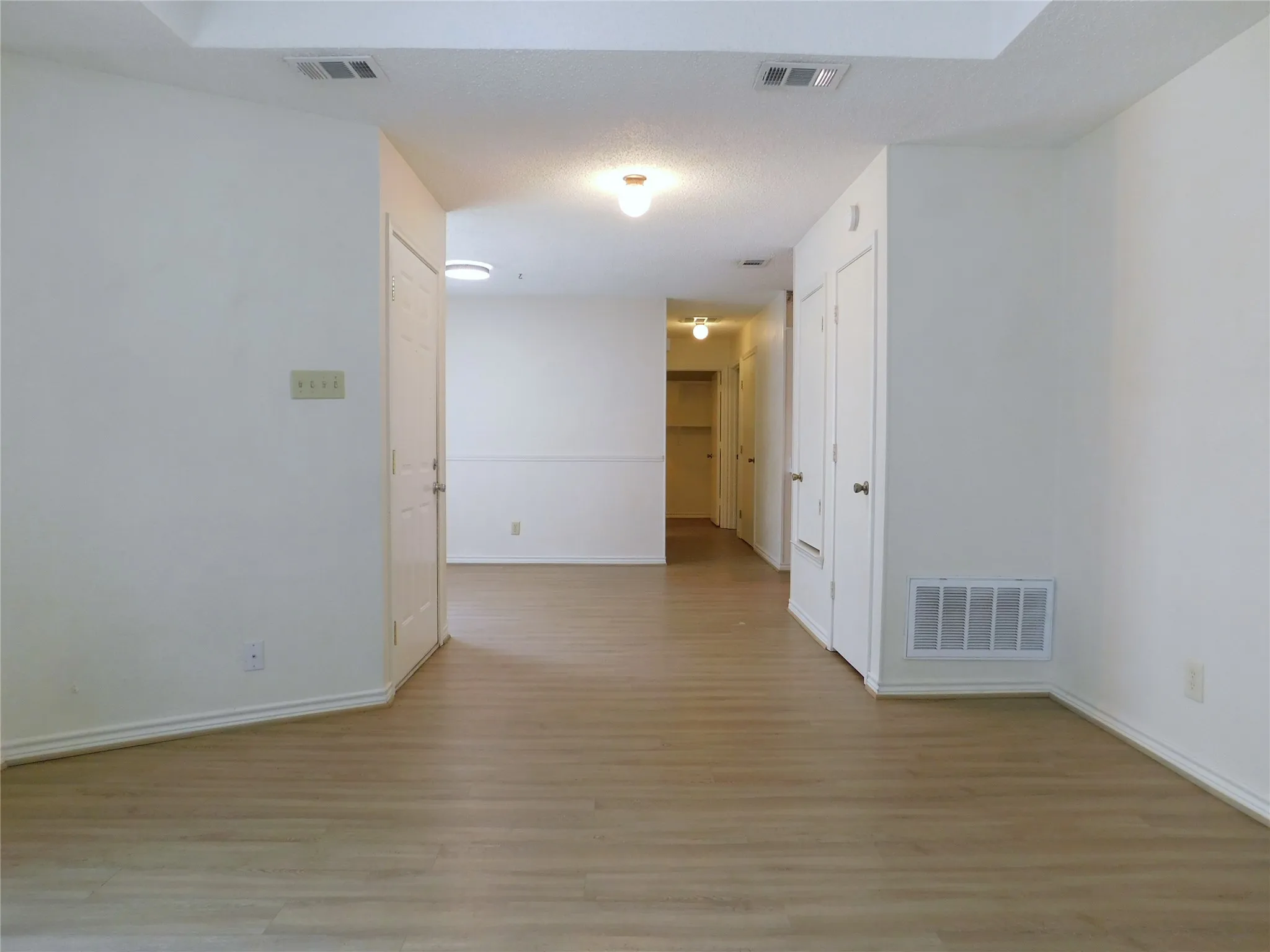 Single Family Residence For Rent in Denton County , 1913 Mack Place, Denton, Texas 76209, 4 Bedroom, 3 Bathroom, Garage spaces, 1,427 Sqft, built in 1986, mls#21332476, Real Estate Agent in Denton, Homes For Rent in Denton county, Homes For Rent in Denton, Realtor in Denton Texas, Real Estate Brokerage Independent Realty Texas, Luminita Cordes Realtor