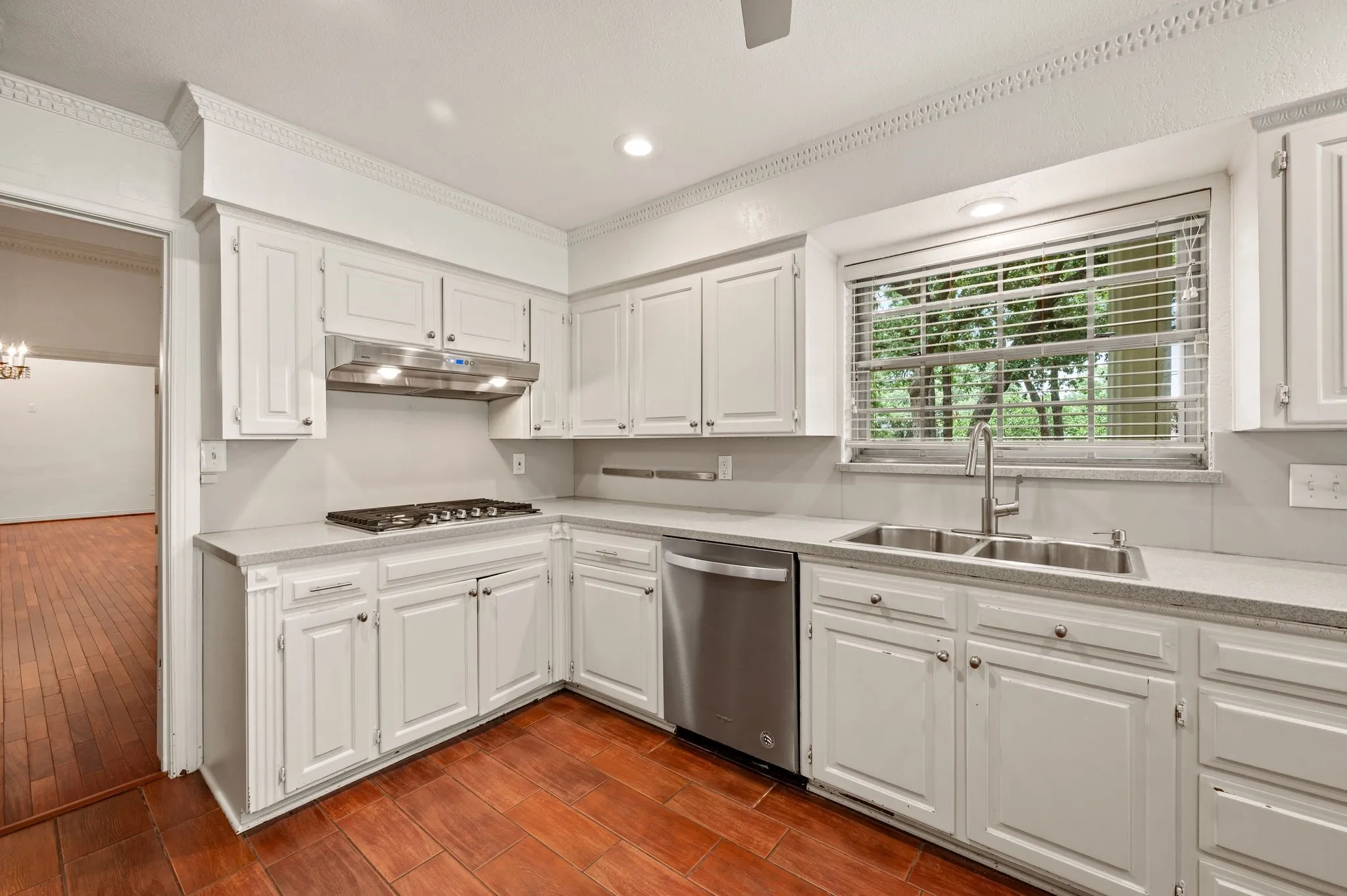 Single Family Residence For Rent in Tarrant County , 1200 Circle Lane, Bedford, Texas 76022, 4 Bedroom, 5 Bathroom, 3 Garage spaces, 4,028 Sqft, built in 1971, mls#21333715, Real Estate Agent in Bedford, Homes For Rent in Tarrant county, Homes For Rent in Bedford, Realtor in Bedford Texas, Real Estate Brokerage Independent Realty Texas, Luminita Cordes Realtor