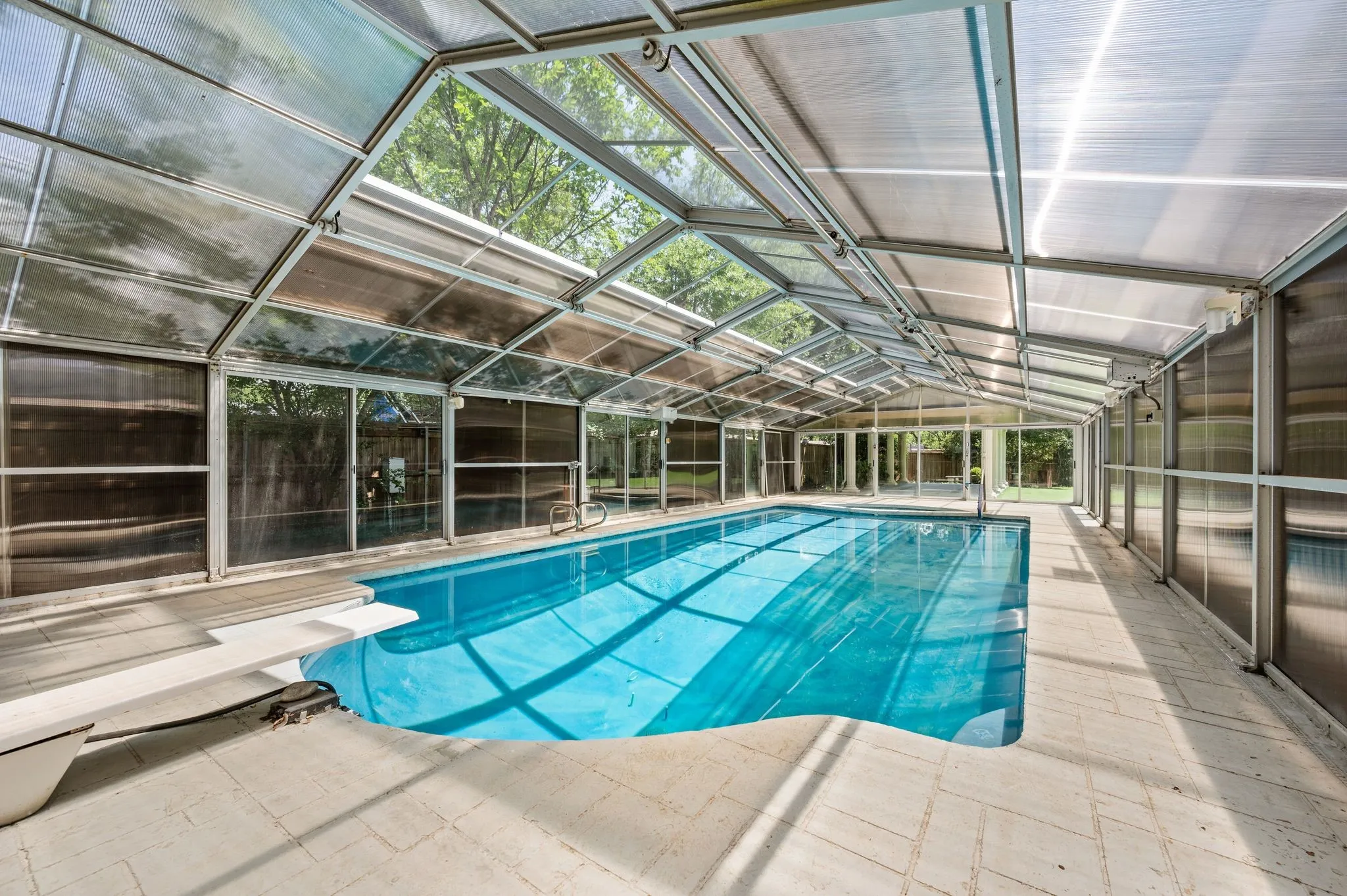 Single Family Residence For Rent in Tarrant County , 1200 Circle Lane, Bedford, Texas 76022, 4 Bedroom, 5 Bathroom, 3 Garage spaces, 4,028 Sqft, built in 1971, mls#21333715, Real Estate Agent in Bedford, Homes For Rent in Tarrant county, Homes For Rent in Bedford, Realtor in Bedford Texas, Real Estate Brokerage Independent Realty Texas, Luminita Cordes Realtor