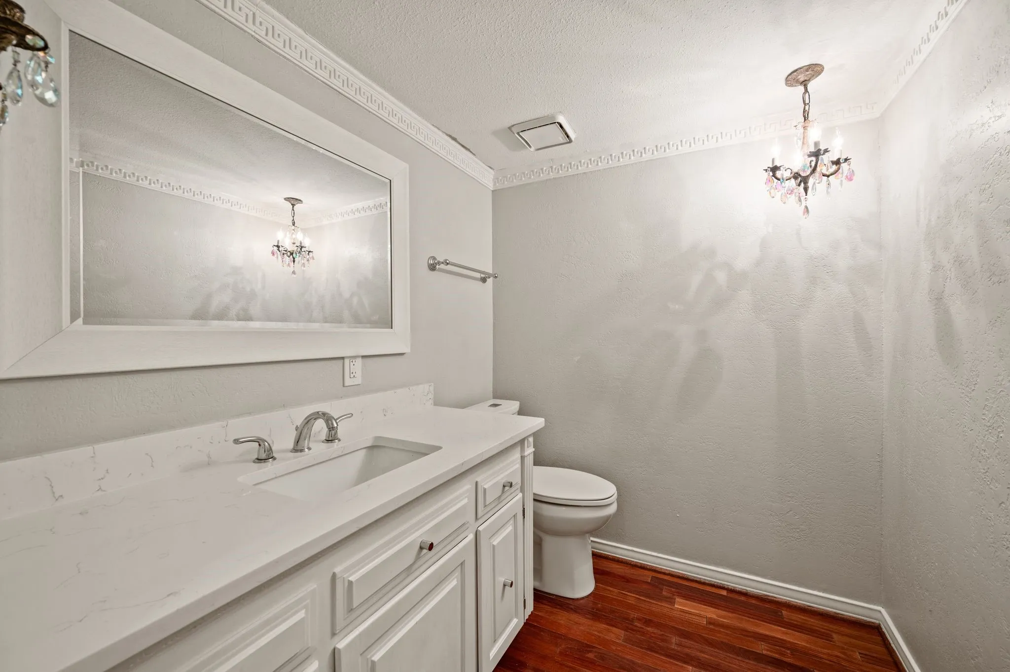 Single Family Residence For Rent in Tarrant County , 1200 Circle Lane, Bedford, Texas 76022, 4 Bedroom, 5 Bathroom, 3 Garage spaces, 4,028 Sqft, built in 1971, mls#21333715, Real Estate Agent in Bedford, Homes For Rent in Tarrant county, Homes For Rent in Bedford, Realtor in Bedford Texas, Real Estate Brokerage Independent Realty Texas, Luminita Cordes Realtor