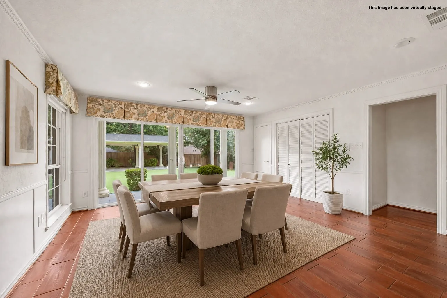 Single Family Residence For Rent in Tarrant County , 1200 Circle Lane, Bedford, Texas 76022, 4 Bedroom, 5 Bathroom, 3 Garage spaces, 4,028 Sqft, built in 1971, mls#21333715, Real Estate Agent in Bedford, Homes For Rent in Tarrant county, Homes For Rent in Bedford, Realtor in Bedford Texas, Real Estate Brokerage Independent Realty Texas, Luminita Cordes Realtor
