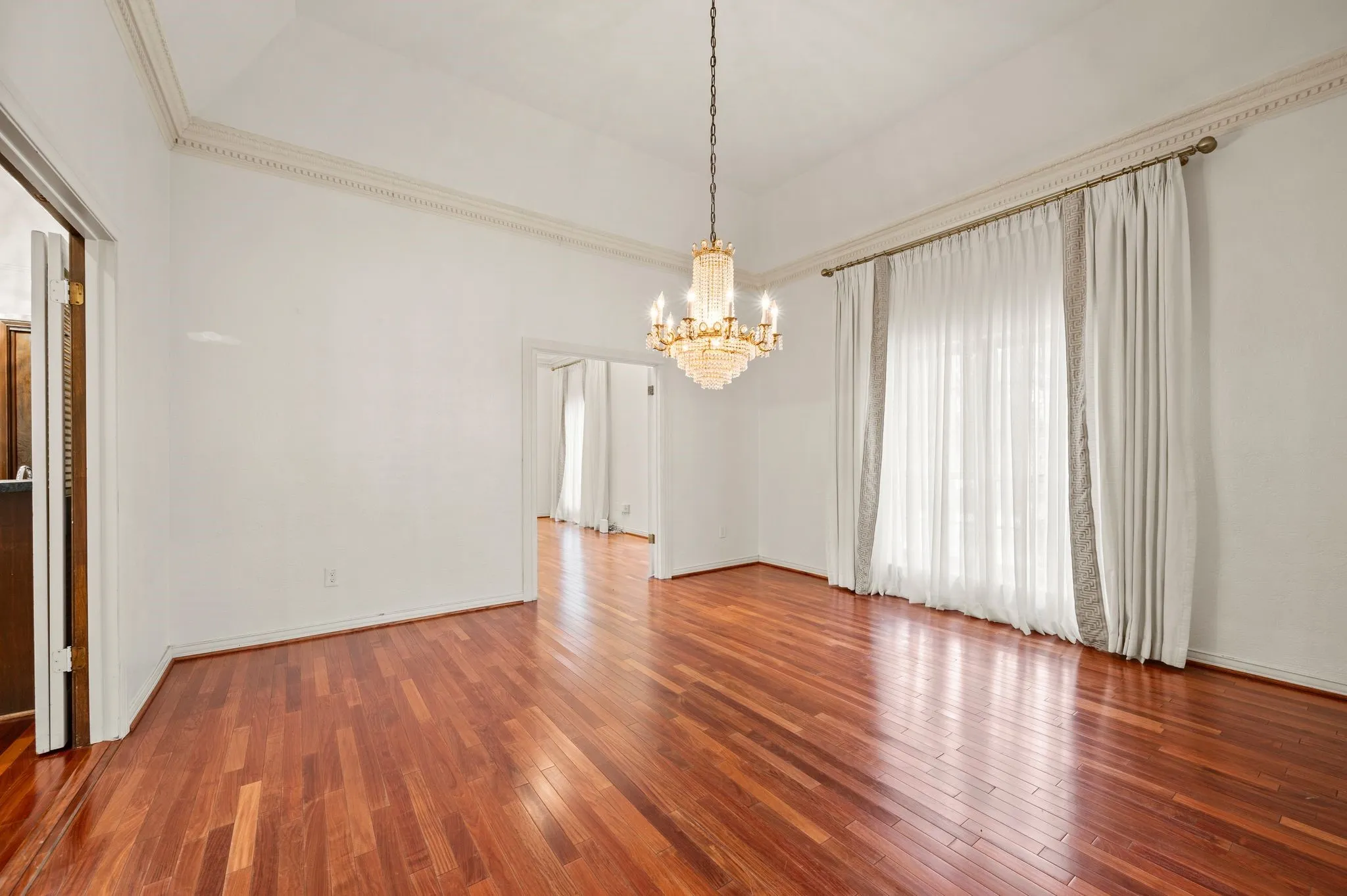 Single Family Residence For Rent in Tarrant County , 1200 Circle Lane, Bedford, Texas 76022, 4 Bedroom, 5 Bathroom, 3 Garage spaces, 4,028 Sqft, built in 1971, mls#21333715, Real Estate Agent in Bedford, Homes For Rent in Tarrant county, Homes For Rent in Bedford, Realtor in Bedford Texas, Real Estate Brokerage Independent Realty Texas, Luminita Cordes Realtor