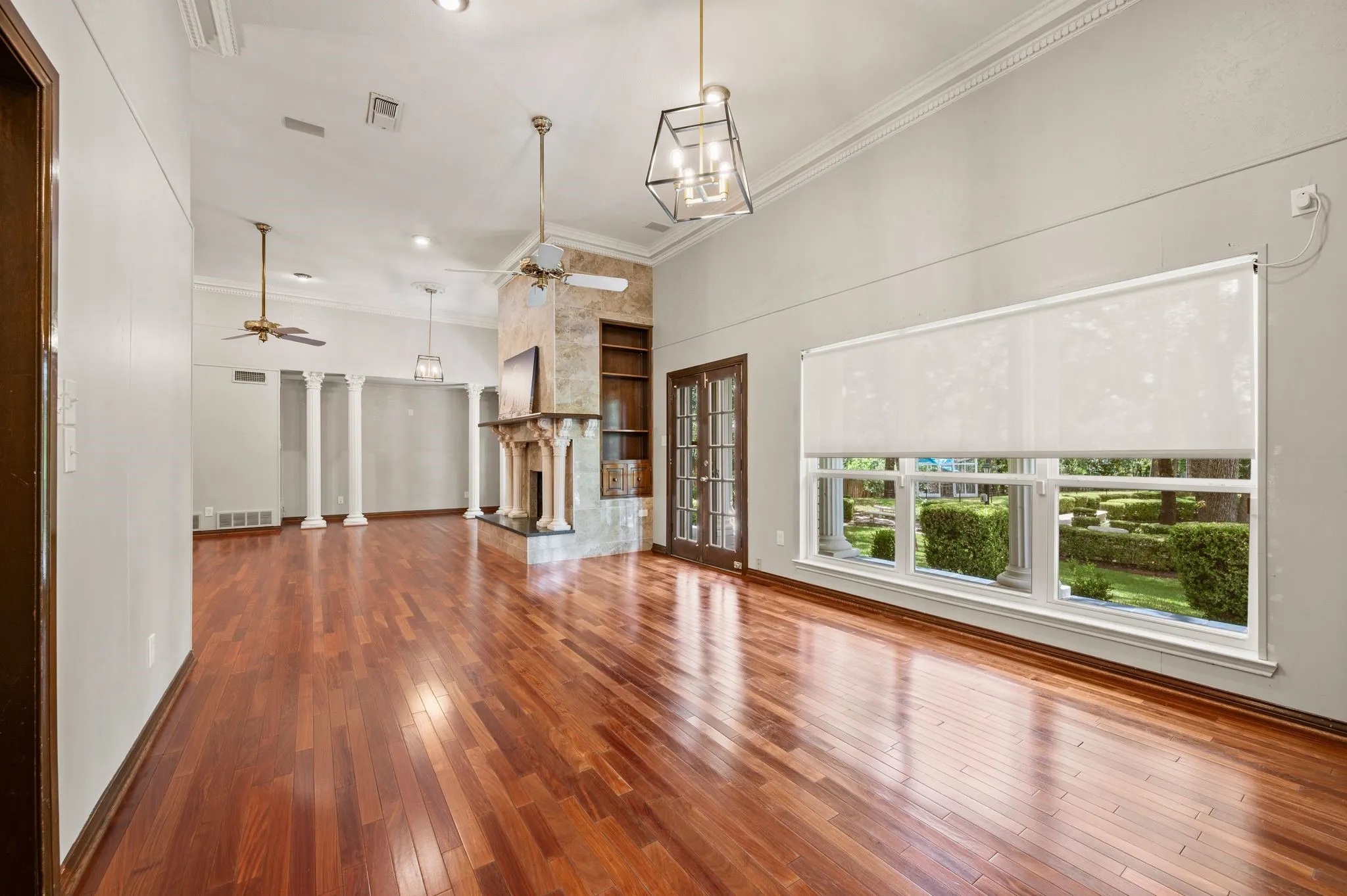Single Family Residence For Rent in Tarrant County , 1200 Circle Lane, Bedford, Texas 76022, 4 Bedroom, 5 Bathroom, 3 Garage spaces, 4,028 Sqft, built in 1971, mls#21333715, Real Estate Agent in Bedford, Homes For Rent in Tarrant county, Homes For Rent in Bedford, Realtor in Bedford Texas, Real Estate Brokerage Independent Realty Texas, Luminita Cordes Realtor