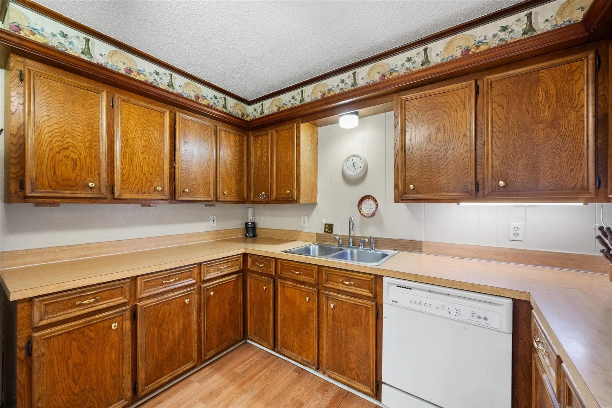 Single Family Residence For Sale in Navarro County , 1209 Hidden Hills Drive, Corsicana, Texas 75110, 3 Bedroom, 2 Bathroom, Garage spaces, 1,636 Sqft, built in 1983, mls#21335204, Real Estate Agent in Corsicana, Homes For Sale in Navarro county, Homes For Sale in Corsicana, Realtor in Corsicana Texas, Real Estate Brokerage Independent Realty Texas, Luminita Cordes Realtor