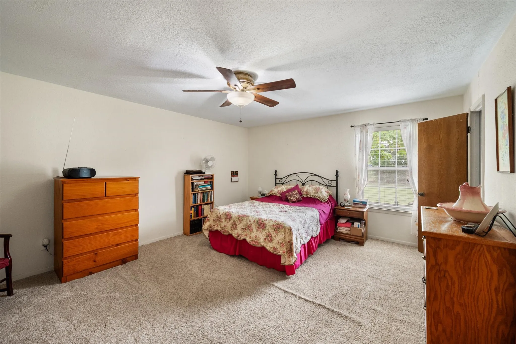 Single Family Residence For Sale in Navarro County , 1209 Hidden Hills Drive, Corsicana, Texas 75110, 3 Bedroom, 2 Bathroom, Garage spaces, 1,636 Sqft, built in 1983, mls#21335204, Real Estate Agent in Corsicana, Homes For Sale in Navarro county, Homes For Sale in Corsicana, Realtor in Corsicana Texas, Real Estate Brokerage Independent Realty Texas, Luminita Cordes Realtor