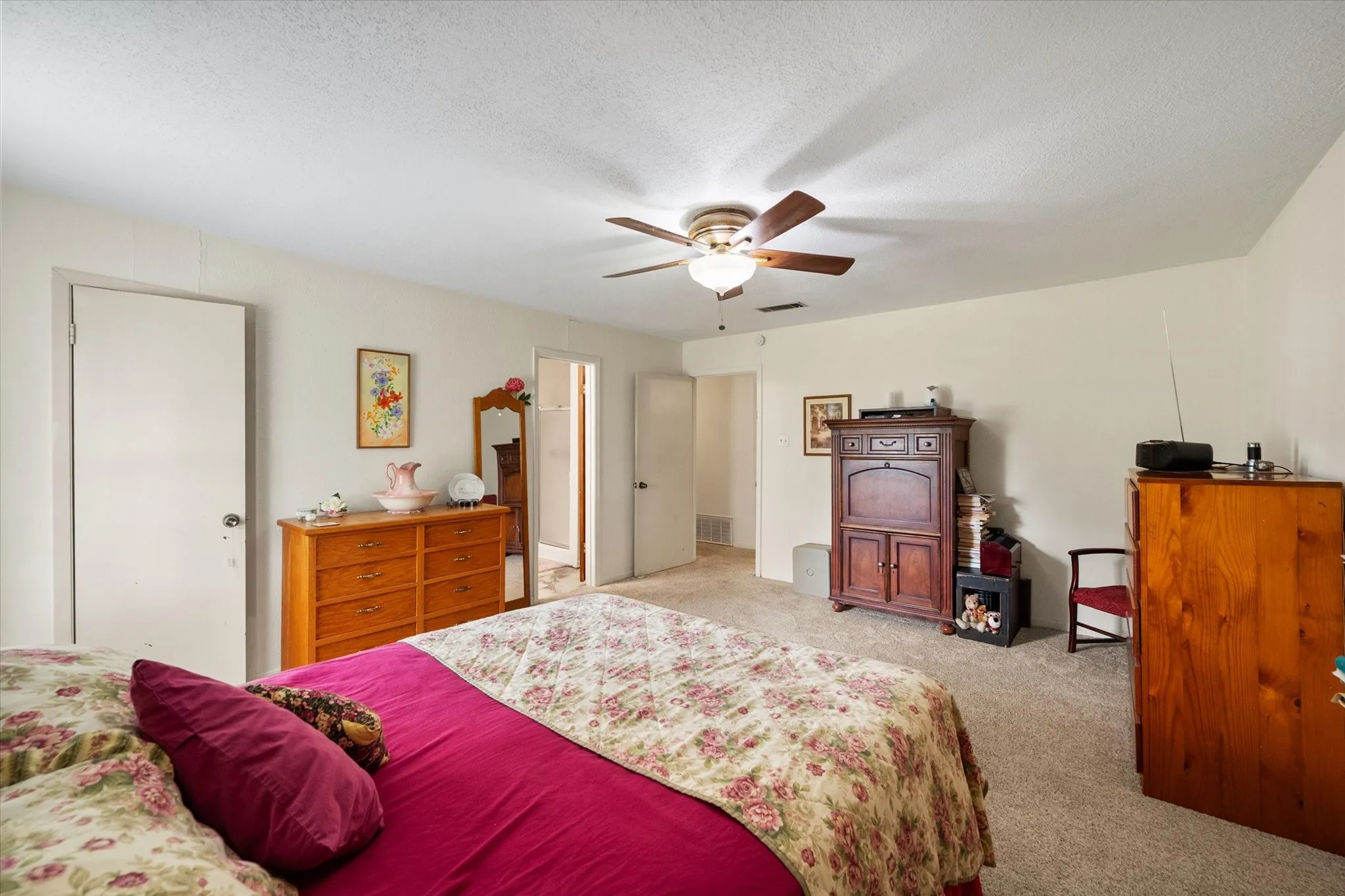 Single Family Residence For Sale in Navarro County , 1209 Hidden Hills Drive, Corsicana, Texas 75110, 3 Bedroom, 2 Bathroom, Garage spaces, 1,636 Sqft, built in 1983, mls#21335204, Real Estate Agent in Corsicana, Homes For Sale in Navarro county, Homes For Sale in Corsicana, Realtor in Corsicana Texas, Real Estate Brokerage Independent Realty Texas, Luminita Cordes Realtor
