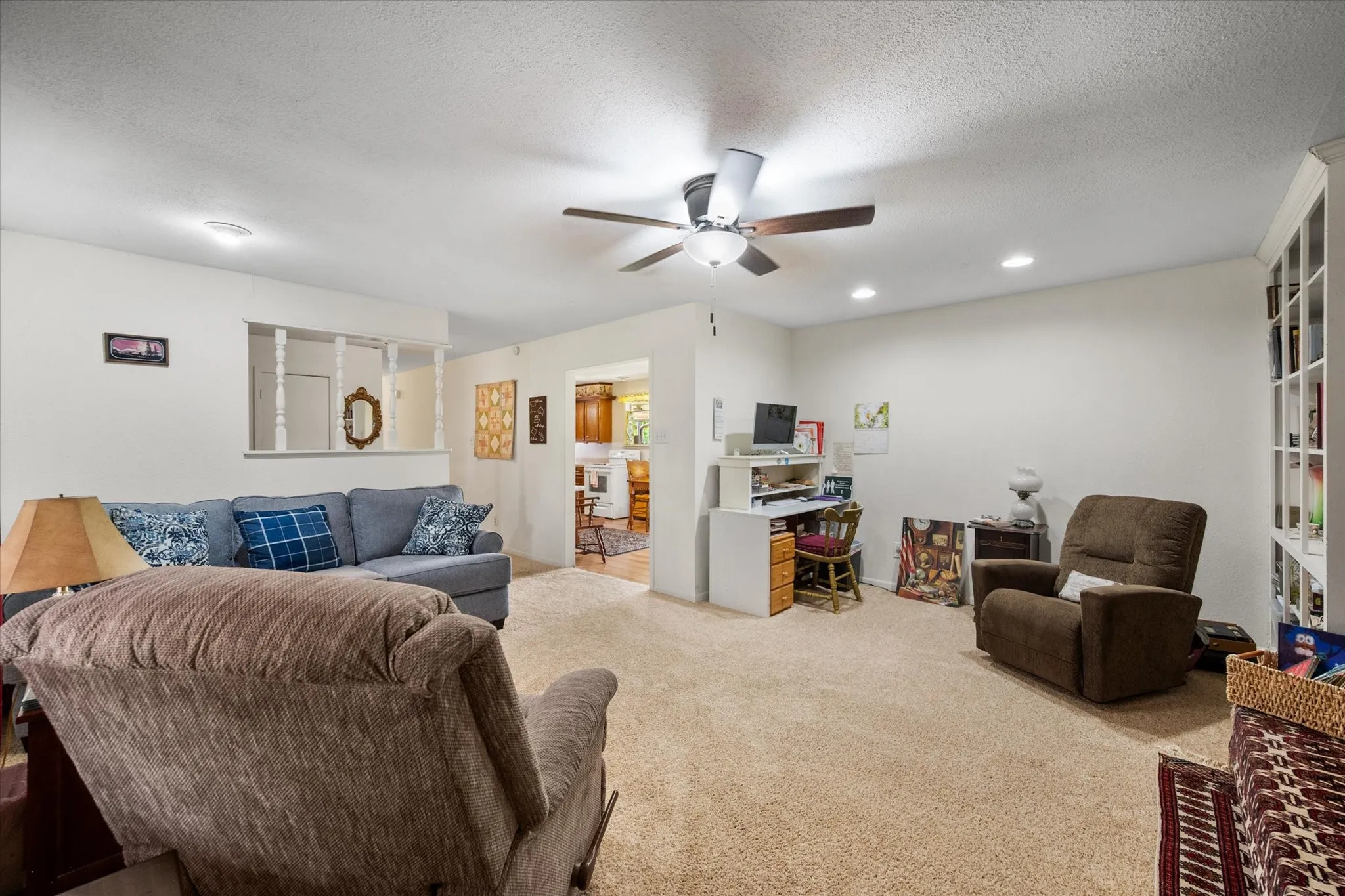 Single Family Residence For Sale in Navarro County , 1209 Hidden Hills Drive, Corsicana, Texas 75110, 3 Bedroom, 2 Bathroom, Garage spaces, 1,636 Sqft, built in 1983, mls#21335204, Real Estate Agent in Corsicana, Homes For Sale in Navarro county, Homes For Sale in Corsicana, Realtor in Corsicana Texas, Real Estate Brokerage Independent Realty Texas, Luminita Cordes Realtor