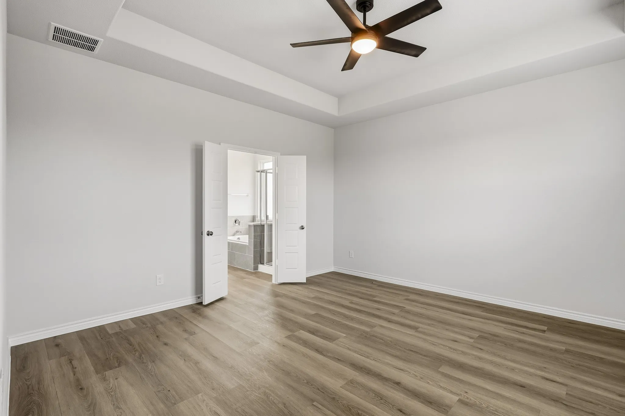 Single Family Residence For Sale in Tarrant County , 9248 Union Pacific Lane, Fort Worth, Texas 76036, 5 Bedroom, 4 Bathroom, 2 Garage spaces, 2,951 Sqft, built in 2026, mls#21336294, Real Estate Agent in Fort Worth, Homes For Sale in Tarrant county, Homes For Sale in Fort Worth, Realtor in Fort Worth Texas, Real Estate Brokerage Independent Realty Texas, Luminita Cordes Realtor