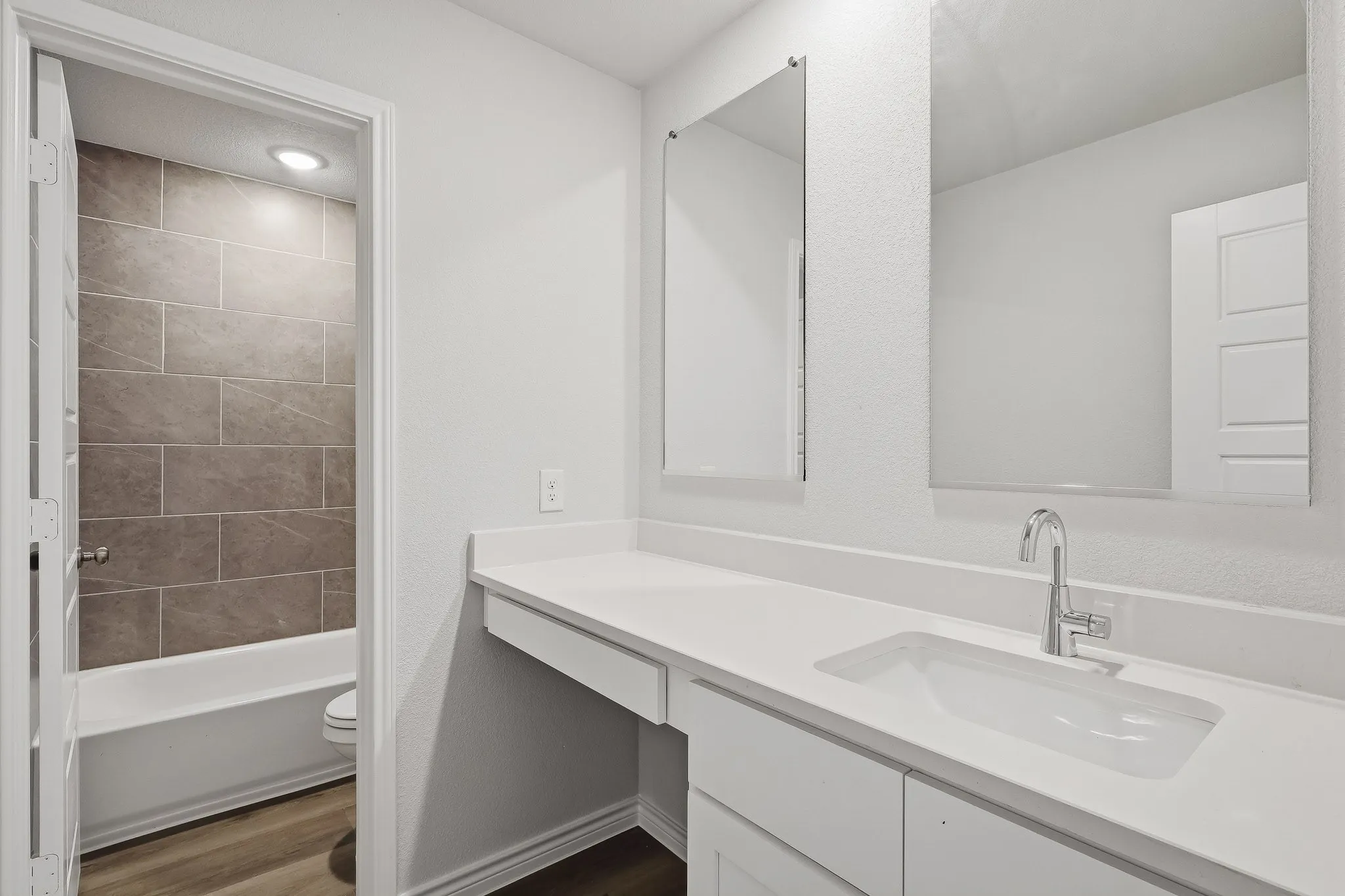Single Family Residence For Sale in Tarrant County , 9248 Union Pacific Lane, Fort Worth, Texas 76036, 5 Bedroom, 4 Bathroom, 2 Garage spaces, 2,951 Sqft, built in 2026, mls#21336294, Real Estate Agent in Fort Worth, Homes For Sale in Tarrant county, Homes For Sale in Fort Worth, Realtor in Fort Worth Texas, Real Estate Brokerage Independent Realty Texas, Luminita Cordes Realtor
