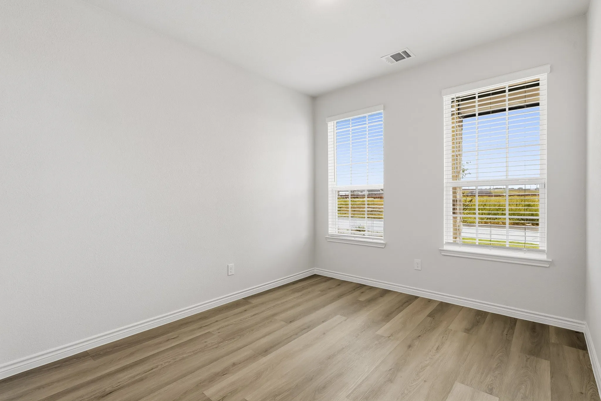 Single Family Residence For Sale in Tarrant County , 9248 Union Pacific Lane, Fort Worth, Texas 76036, 5 Bedroom, 4 Bathroom, 2 Garage spaces, 2,951 Sqft, built in 2026, mls#21336294, Real Estate Agent in Fort Worth, Homes For Sale in Tarrant county, Homes For Sale in Fort Worth, Realtor in Fort Worth Texas, Real Estate Brokerage Independent Realty Texas, Luminita Cordes Realtor