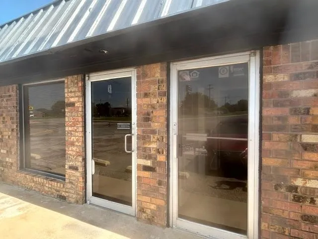 Office For Sale in Grayson County , 406 W Fm 120, Pottsboro, Texas 75076, 0, 0, Garage spaces, 3,500 Sqft, built in 1978, Price $649,500, mls#21336375, Real Estate Agent in Pottsboro, Homes For Sale in Grayson county, Homes For Sale in Pottsboro, Realtor in Pottsboro Texas, Real Estate Brokerage Independent Realty Texas, Luminita Cordes Realtor