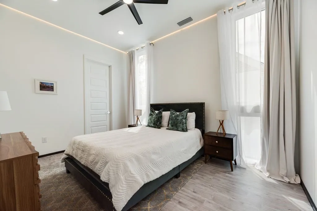 Single Family Residence For Rent in Dallas County , 3415 Chihuahua Avenue, Dallas, Texas 75212, 4 Bedrooms, 4 Bathrooms, 2 Garage spaces, 2,540 Sqft, built in 2024, Price $5,000, mls#21336378, Real Estate Agent in Dallas, Homes For Rent in Dallas county, Homes For Rent in Dallas, Realtor in Dallas Texas, Real Estate Brokerage Independent Realty Texas, Luminita Cordes Realtor