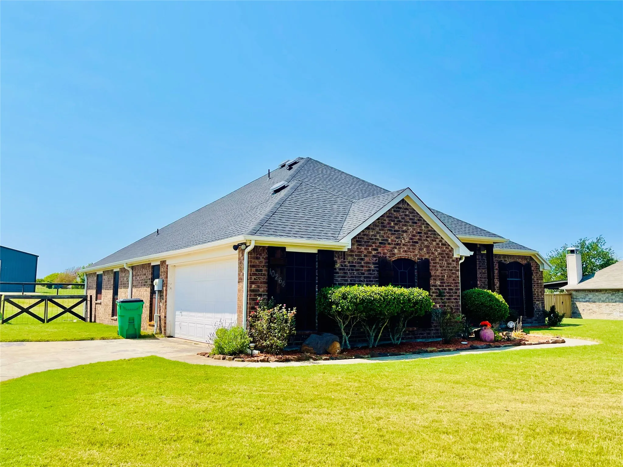 Single Family Residence For Rent in Kaufman County , 10264 Fireside Lane, Forney, Texas 75126, 4 Bedrooms, 2 Bathrooms, 2 Garage spaces, 2,195 Sqft, built in 2006, Price $2,850, mls#21336386, Real Estate Agent in Forney, Homes For Rent in Kaufman county, Homes For Rent in Forney, Realtor in Forney Texas, Real Estate Brokerage Independent Realty Texas, Luminita Cordes Realtor