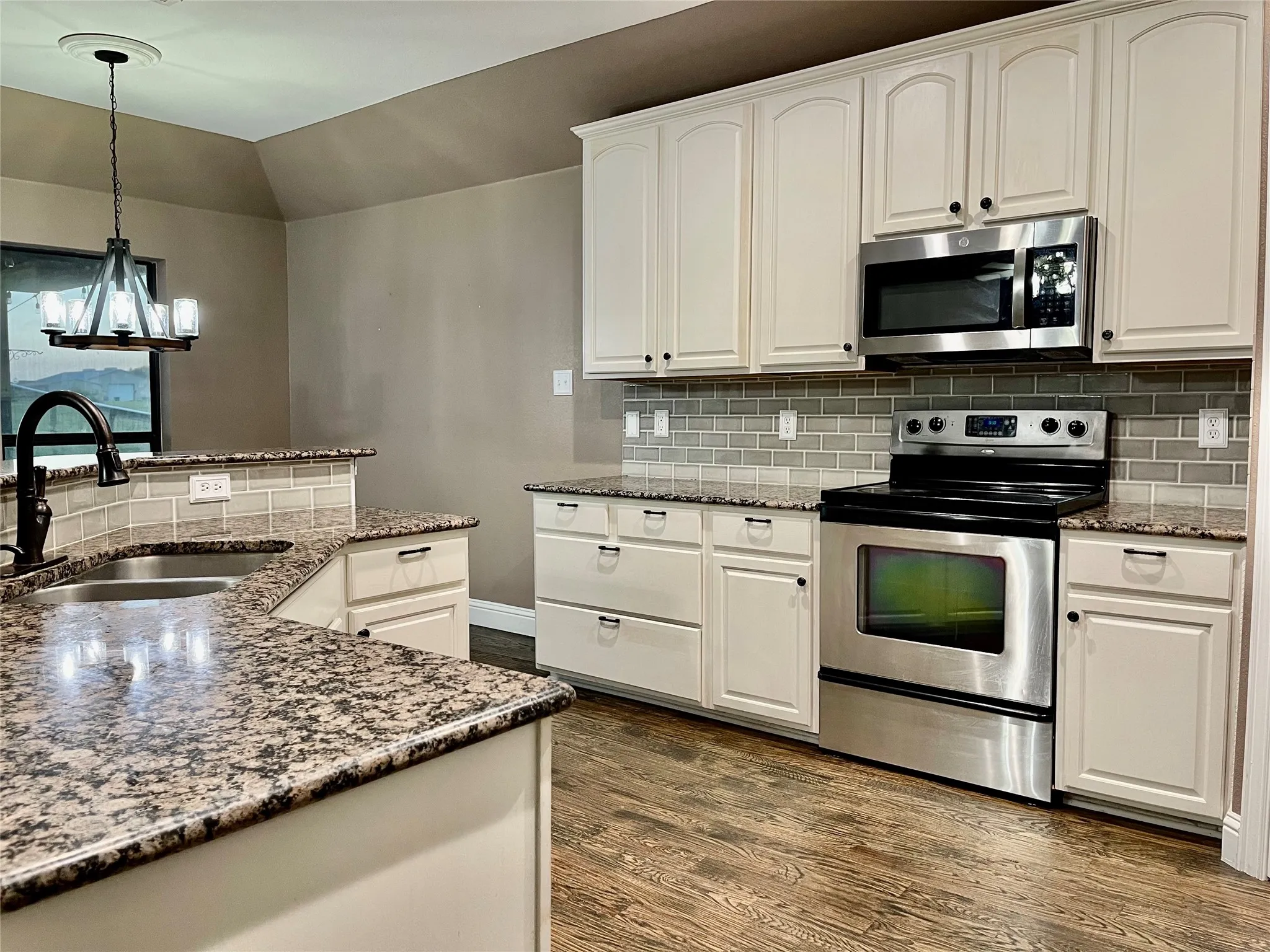 Single Family Residence For Rent in Kaufman County , 10264 Fireside Lane, Forney, Texas 75126, 4 Bedrooms, 2 Bathrooms, 2 Garage spaces, 2,195 Sqft, built in 2006, Price $2,850, mls#21336386, Real Estate Agent in Forney, Homes For Rent in Kaufman county, Homes For Rent in Forney, Realtor in Forney Texas, Real Estate Brokerage Independent Realty Texas, Luminita Cordes Realtor