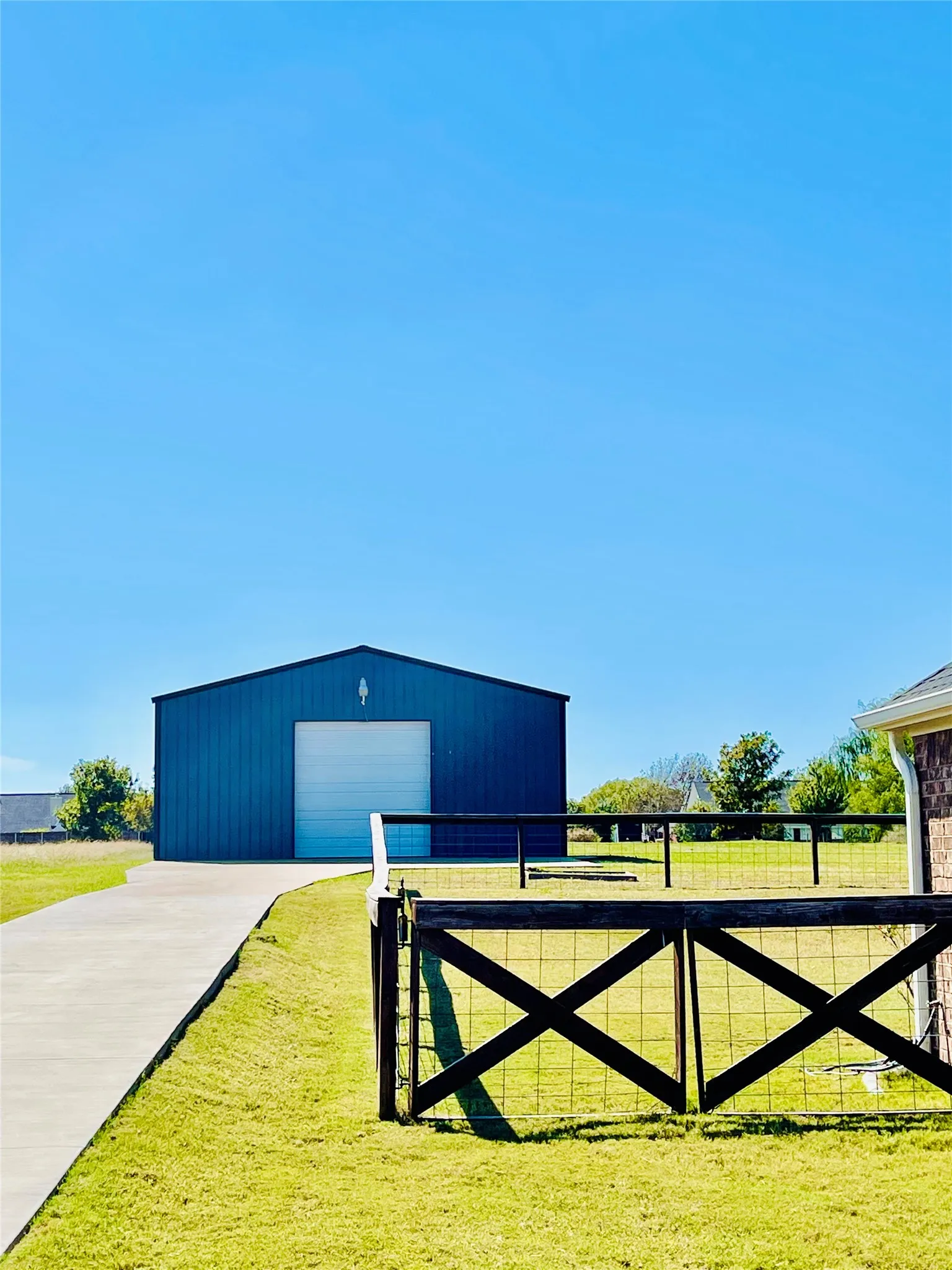 Single Family Residence For Rent in Kaufman County , 10264 Fireside Lane, Forney, Texas 75126, 4 Bedrooms, 2 Bathrooms, 2 Garage spaces, 2,195 Sqft, built in 2006, Price $2,850, mls#21336386, Real Estate Agent in Forney, Homes For Rent in Kaufman county, Homes For Rent in Forney, Realtor in Forney Texas, Real Estate Brokerage Independent Realty Texas, Luminita Cordes Realtor