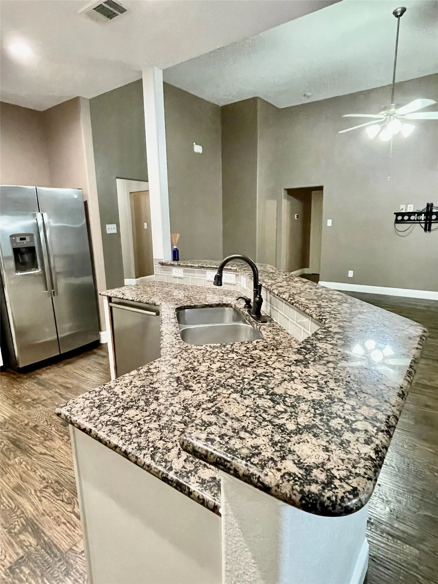 Single Family Residence For Rent in Kaufman County , 10264 Fireside Lane, Forney, Texas 75126, 4 Bedrooms, 2 Bathrooms, 2 Garage spaces, 2,195 Sqft, built in 2006, Price $2,850, mls#21336386, Real Estate Agent in Forney, Homes For Rent in Kaufman county, Homes For Rent in Forney, Realtor in Forney Texas, Real Estate Brokerage Independent Realty Texas, Luminita Cordes Realtor