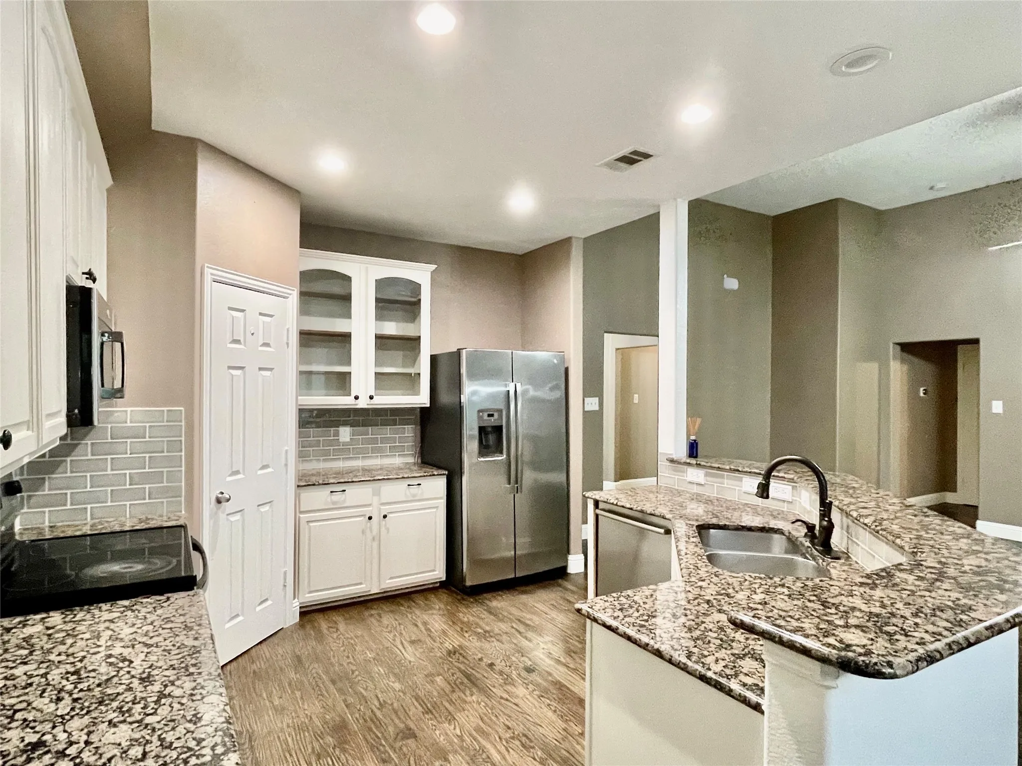 Single Family Residence For Rent in Kaufman County , 10264 Fireside Lane, Forney, Texas 75126, 4 Bedrooms, 2 Bathrooms, 2 Garage spaces, 2,195 Sqft, built in 2006, Price $2,850, mls#21336386, Real Estate Agent in Forney, Homes For Rent in Kaufman county, Homes For Rent in Forney, Realtor in Forney Texas, Real Estate Brokerage Independent Realty Texas, Luminita Cordes Realtor