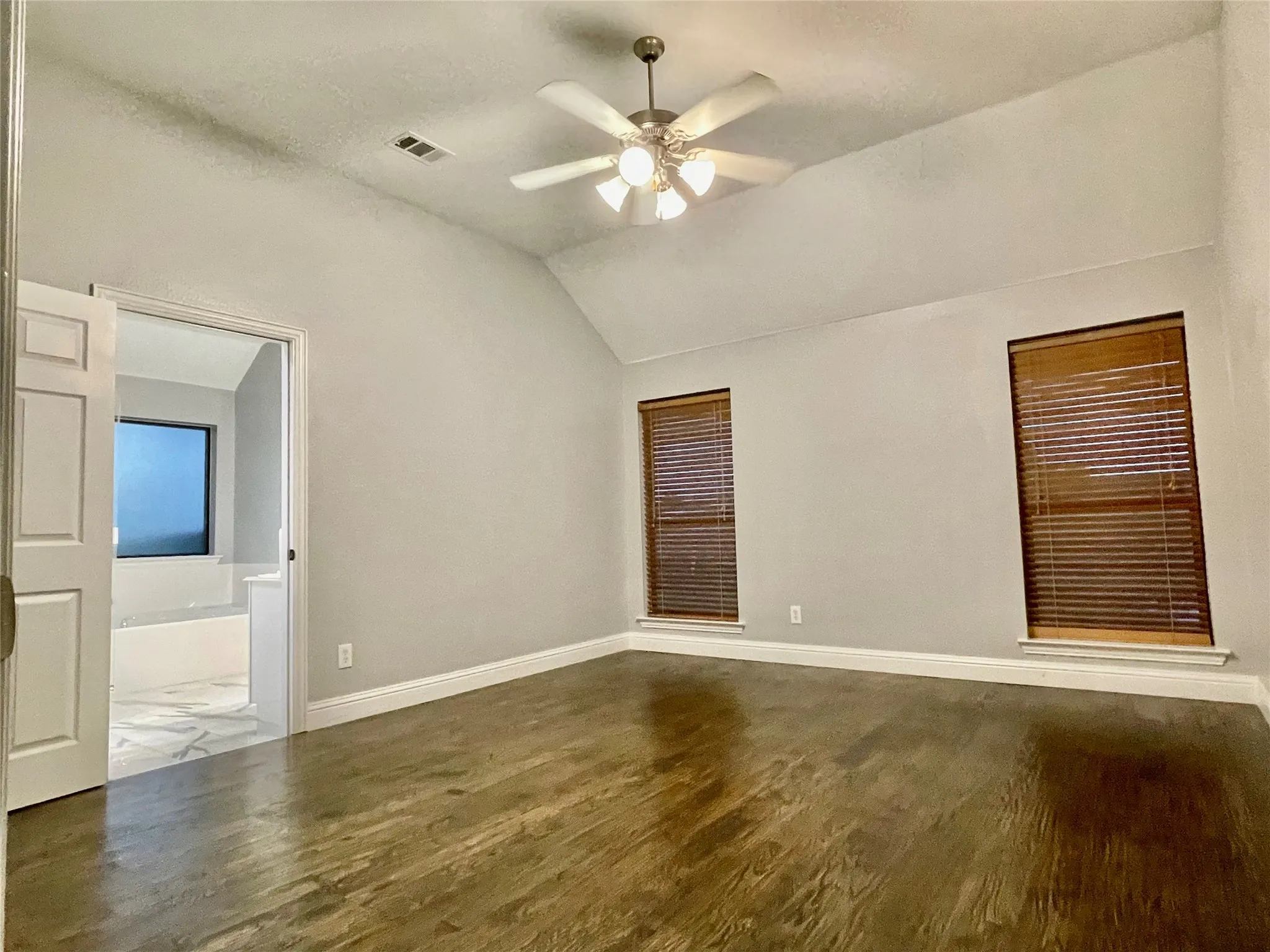 Single Family Residence For Rent in Kaufman County , 10264 Fireside Lane, Forney, Texas 75126, 4 Bedrooms, 2 Bathrooms, 2 Garage spaces, 2,195 Sqft, built in 2006, Price $2,850, mls#21336386, Real Estate Agent in Forney, Homes For Rent in Kaufman county, Homes For Rent in Forney, Realtor in Forney Texas, Real Estate Brokerage Independent Realty Texas, Luminita Cordes Realtor