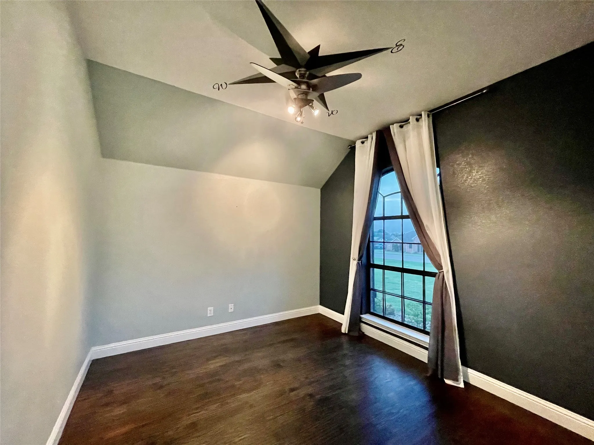 Single Family Residence For Rent in Kaufman County , 10264 Fireside Lane, Forney, Texas 75126, 4 Bedrooms, 2 Bathrooms, 2 Garage spaces, 2,195 Sqft, built in 2006, Price $2,850, mls#21336386, Real Estate Agent in Forney, Homes For Rent in Kaufman county, Homes For Rent in Forney, Realtor in Forney Texas, Real Estate Brokerage Independent Realty Texas, Luminita Cordes Realtor