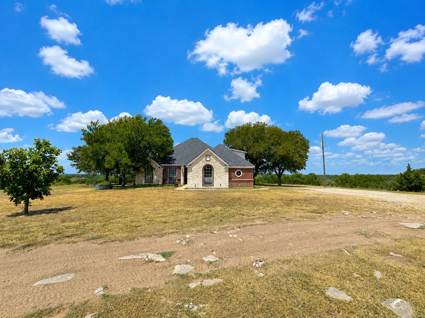 Single Family Residence For Sale in Wise County , 148 County Road 2627, Decatur, Texas 76234, 3 Bedroom, 2 Bathroom, 3 Garage spaces, 1,954 Sqft, built in 2003, mls#21336062, Real Estate Agent in Decatur, Homes For Sale in Wise county, Homes For Sale in Decatur, Realtor in Decatur Texas, Real Estate Brokerage Independent Realty Texas, Luminita Cordes Realtor