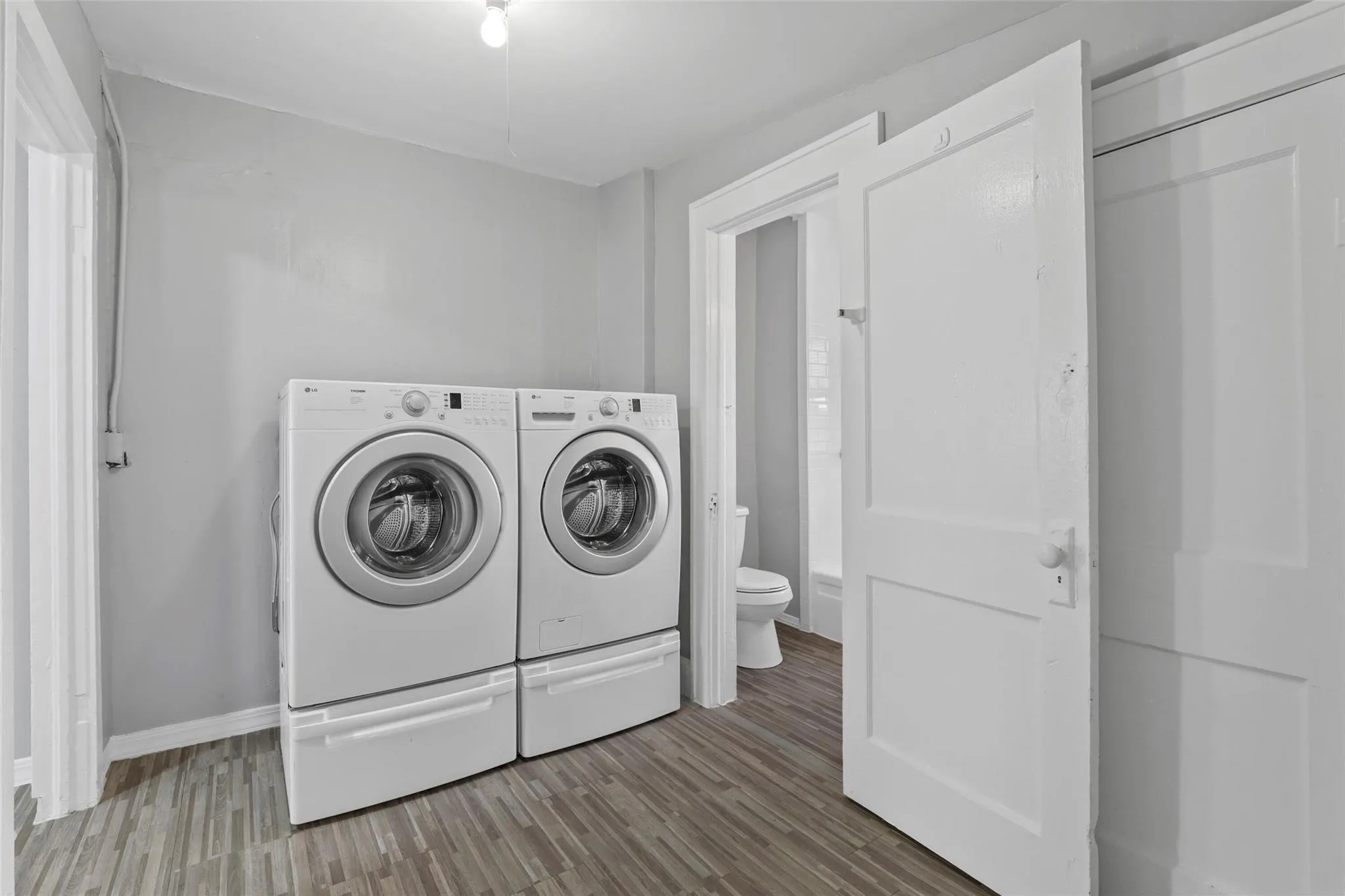 Single Family Residence For Rent in Dallas County , 2821 Gladstone Drive, Dallas, Texas 75211, 2 Bedroom, 1 Bathroom, Garage spaces, 982 Sqft, built in 1930, mls#21336396, Real Estate Agent in Dallas, Homes For Rent in Dallas county, Homes For Rent in Dallas, Realtor in Dallas Texas, Real Estate Brokerage Independent Realty Texas, Luminita Cordes Realtor