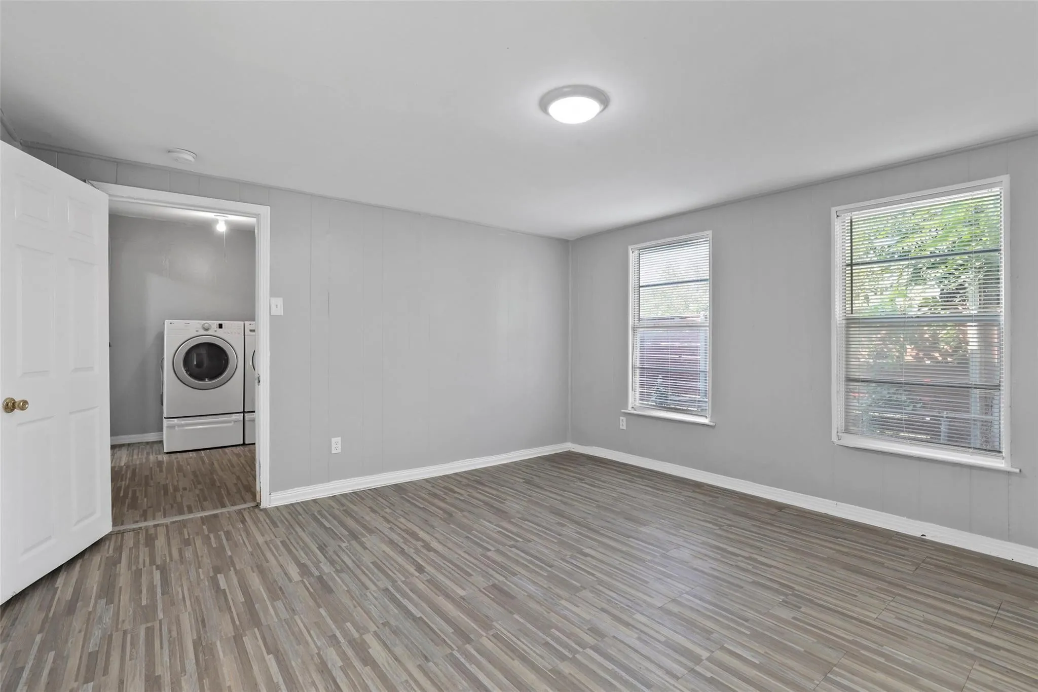 Single Family Residence For Rent in Dallas County , 2821 Gladstone Drive, Dallas, Texas 75211, 2 Bedroom, 1 Bathroom, Garage spaces, 982 Sqft, built in 1930, mls#21336396, Real Estate Agent in Dallas, Homes For Rent in Dallas county, Homes For Rent in Dallas, Realtor in Dallas Texas, Real Estate Brokerage Independent Realty Texas, Luminita Cordes Realtor