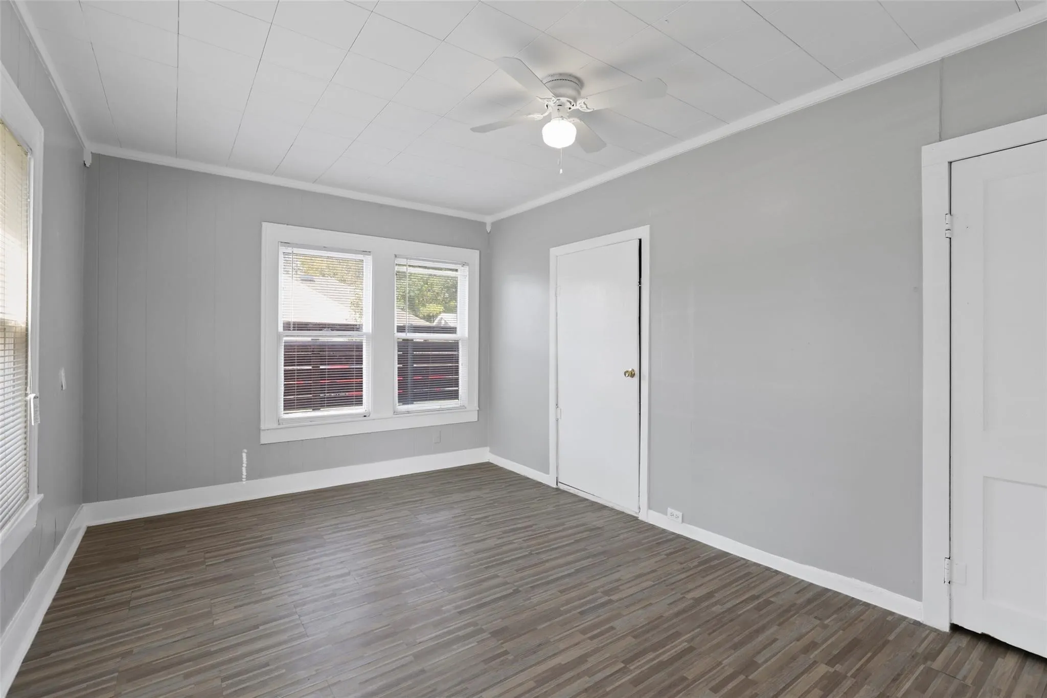 Single Family Residence For Rent in Dallas County , 2821 Gladstone Drive, Dallas, Texas 75211, 2 Bedroom, 1 Bathroom, Garage spaces, 982 Sqft, built in 1930, mls#21336396, Real Estate Agent in Dallas, Homes For Rent in Dallas county, Homes For Rent in Dallas, Realtor in Dallas Texas, Real Estate Brokerage Independent Realty Texas, Luminita Cordes Realtor
