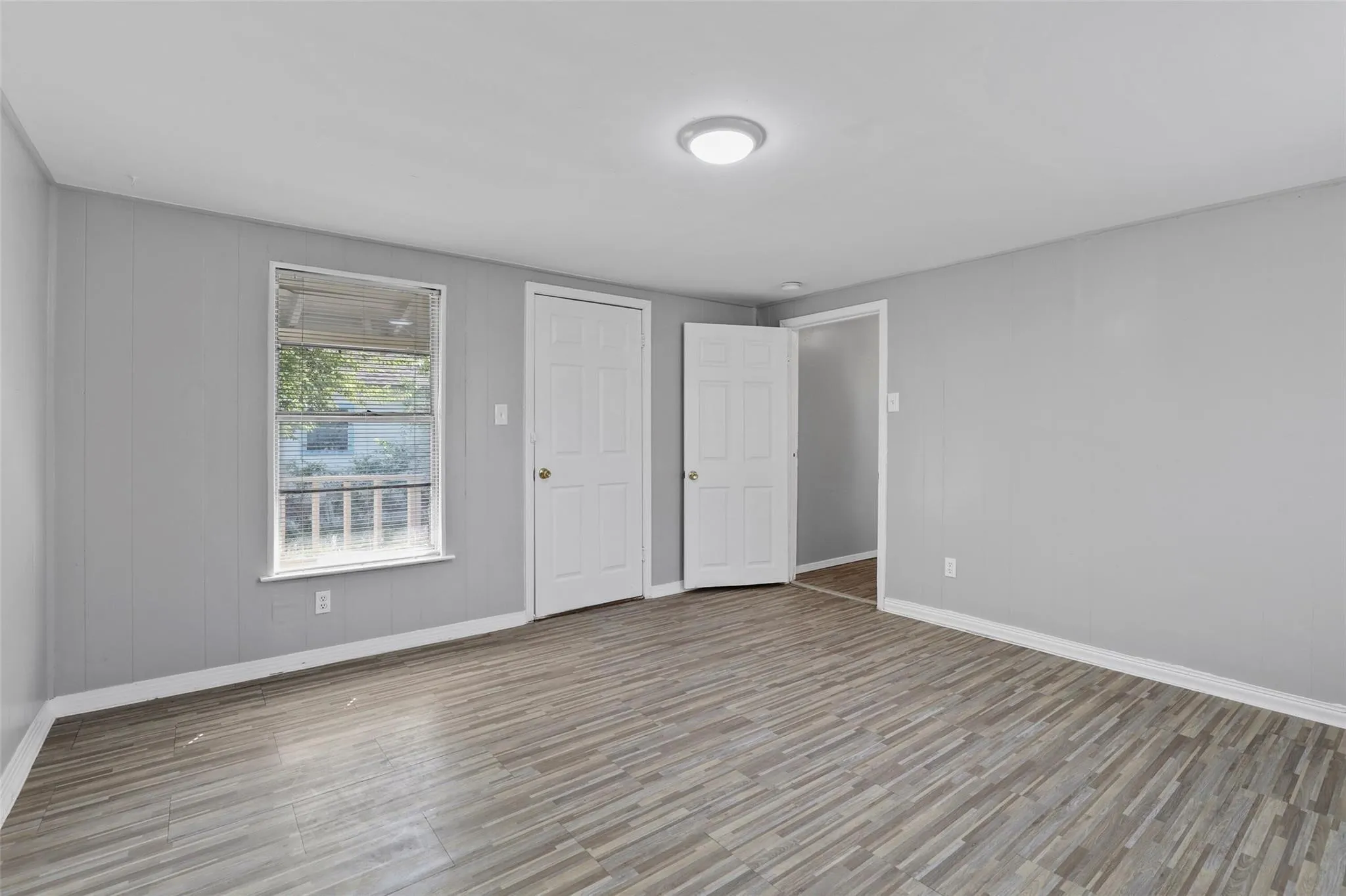 Single Family Residence For Rent in Dallas County , 2821 Gladstone Drive, Dallas, Texas 75211, 2 Bedroom, 1 Bathroom, Garage spaces, 982 Sqft, built in 1930, mls#21336396, Real Estate Agent in Dallas, Homes For Rent in Dallas county, Homes For Rent in Dallas, Realtor in Dallas Texas, Real Estate Brokerage Independent Realty Texas, Luminita Cordes Realtor