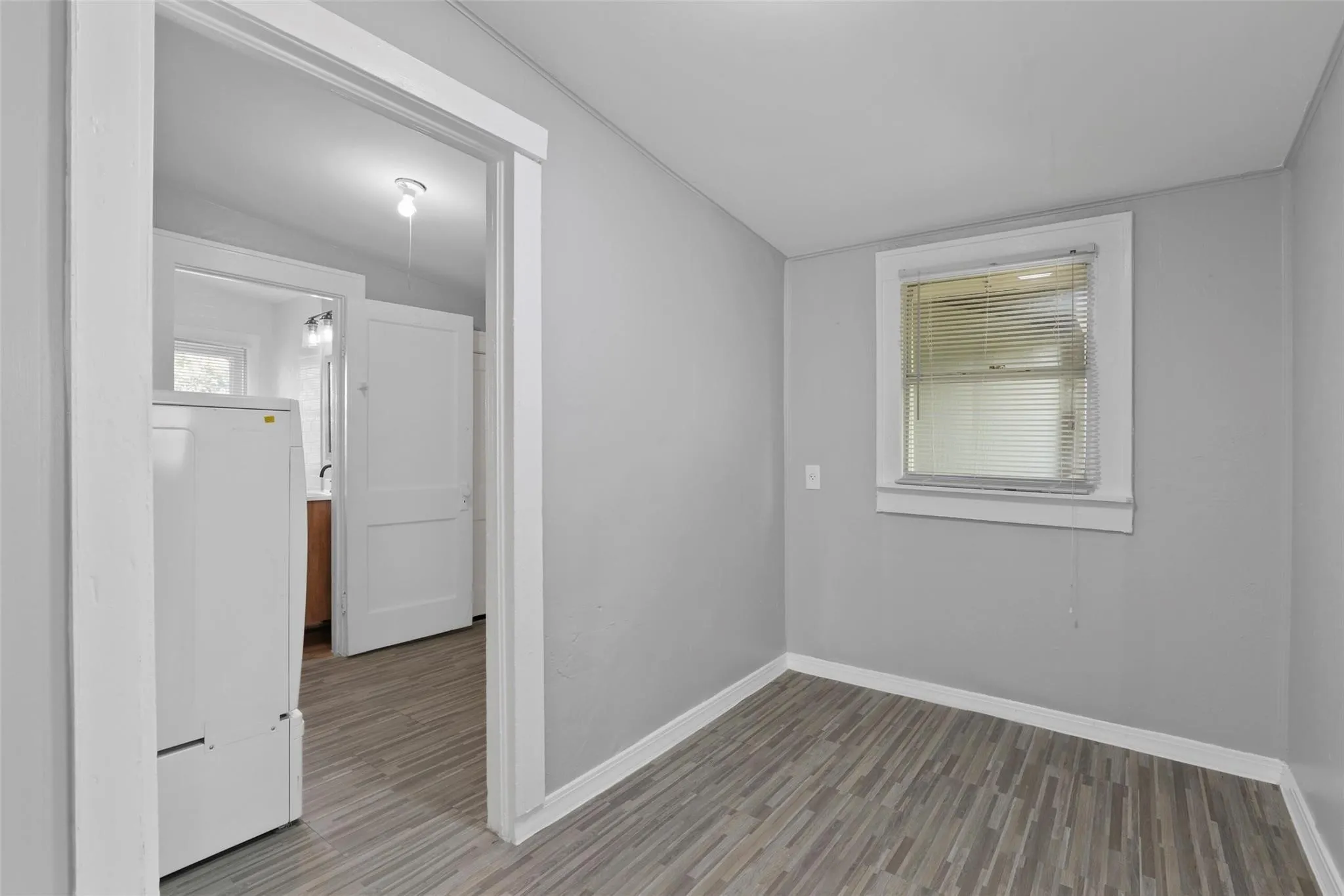 Single Family Residence For Rent in Dallas County , 2821 Gladstone Drive, Dallas, Texas 75211, 2 Bedroom, 1 Bathroom, Garage spaces, 982 Sqft, built in 1930, mls#21336396, Real Estate Agent in Dallas, Homes For Rent in Dallas county, Homes For Rent in Dallas, Realtor in Dallas Texas, Real Estate Brokerage Independent Realty Texas, Luminita Cordes Realtor