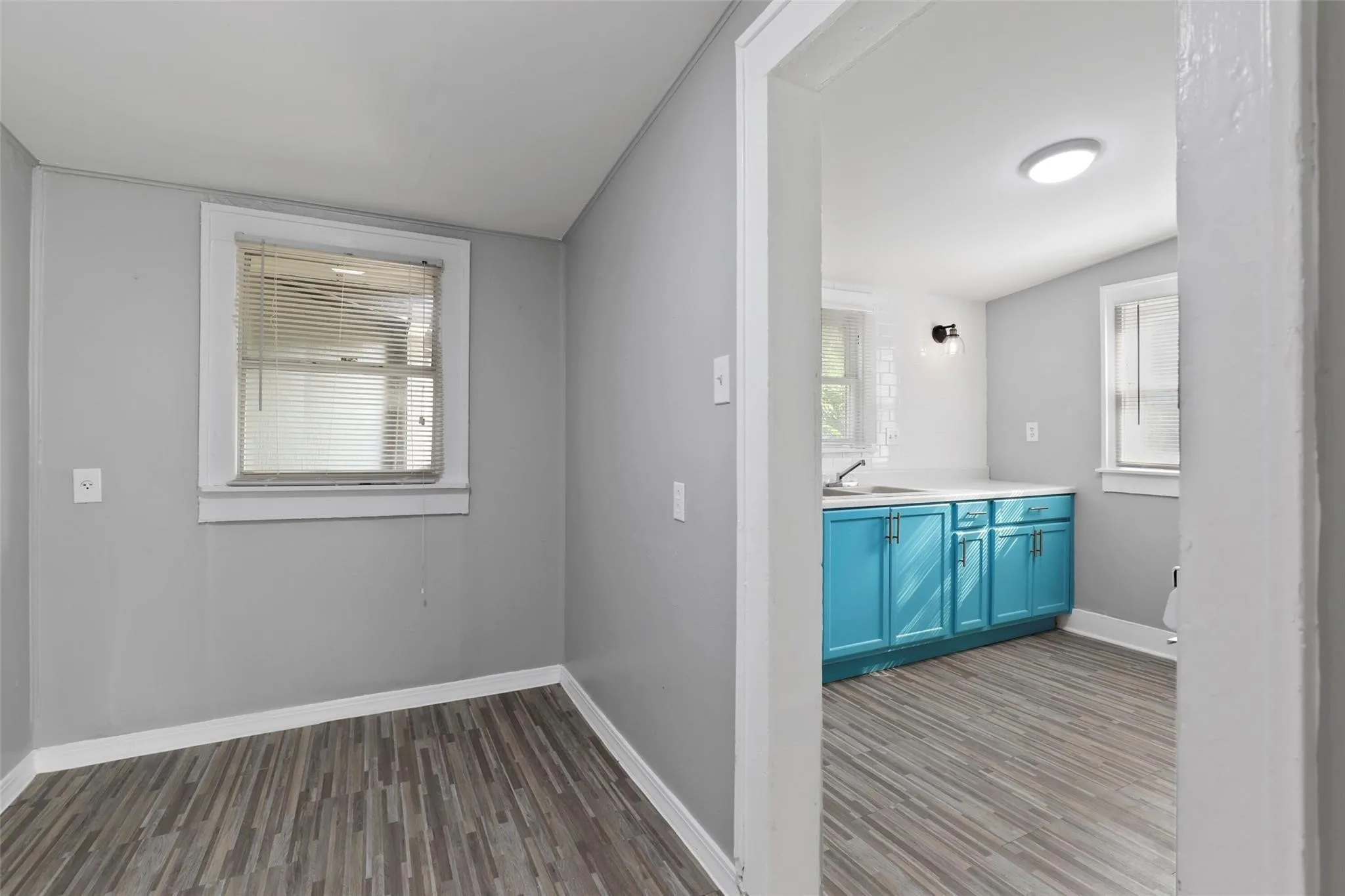 Single Family Residence For Rent in Dallas County , 2821 Gladstone Drive, Dallas, Texas 75211, 2 Bedroom, 1 Bathroom, Garage spaces, 982 Sqft, built in 1930, mls#21336396, Real Estate Agent in Dallas, Homes For Rent in Dallas county, Homes For Rent in Dallas, Realtor in Dallas Texas, Real Estate Brokerage Independent Realty Texas, Luminita Cordes Realtor