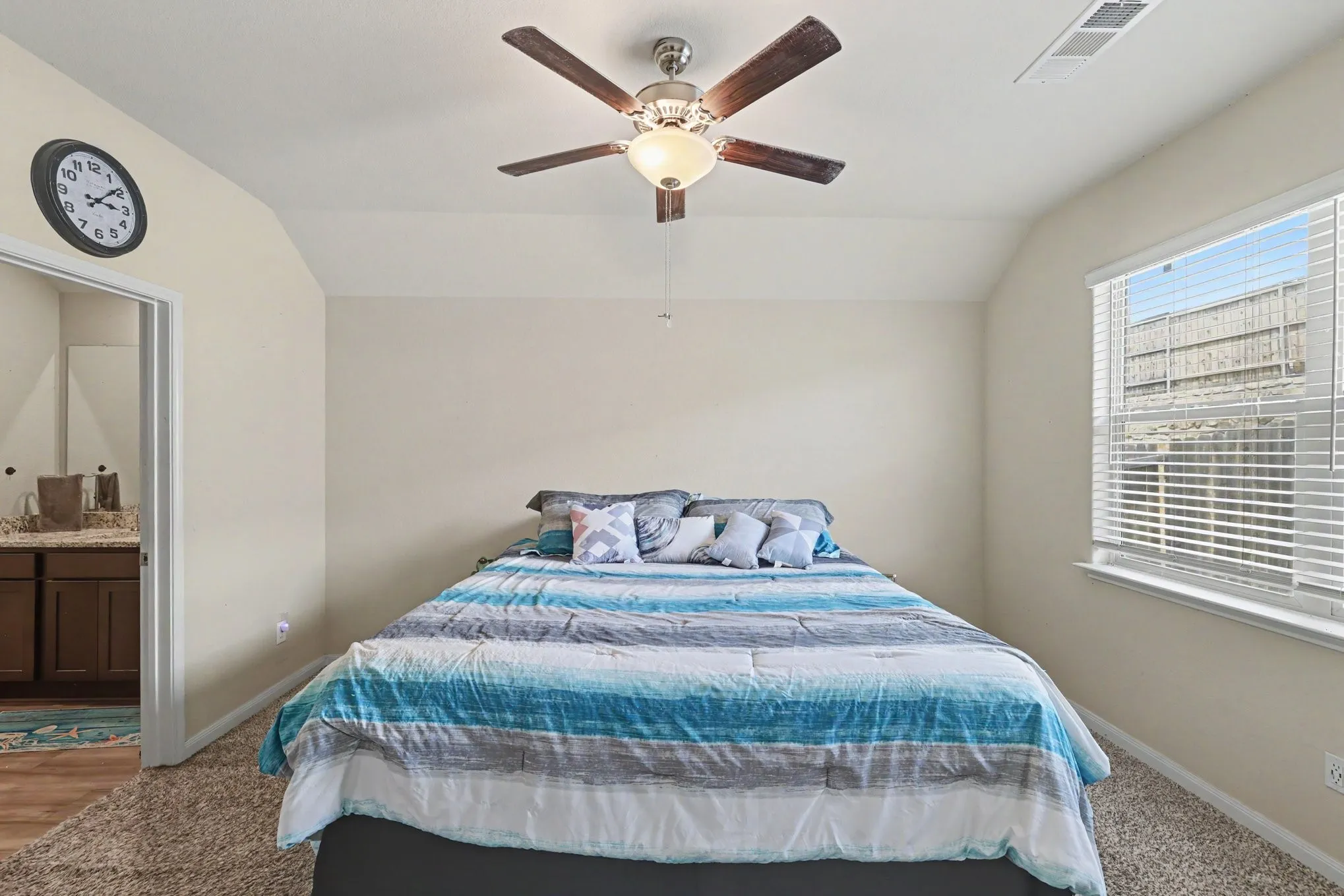 Single Family Residence For Sale in Denton County , 5216 Persimmon Drive, Denton, Texas 76207, 3 Bedroom, 2 Bathroom, 2 Garage spaces, 1,608 Sqft, built in 2020, mls#21331259, Real Estate Agent in Denton, Homes For Sale in Denton county, Homes For Sale in Denton, Realtor in Denton Texas, Real Estate Brokerage Independent Realty Texas, Luminita Cordes Realtor