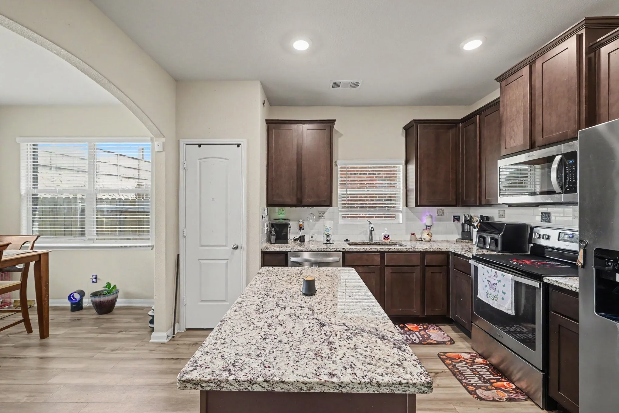 Single Family Residence For Sale in Denton County , 5216 Persimmon Drive, Denton, Texas 76207, 3 Bedroom, 2 Bathroom, 2 Garage spaces, 1,608 Sqft, built in 2020, mls#21331259, Real Estate Agent in Denton, Homes For Sale in Denton county, Homes For Sale in Denton, Realtor in Denton Texas, Real Estate Brokerage Independent Realty Texas, Luminita Cordes Realtor