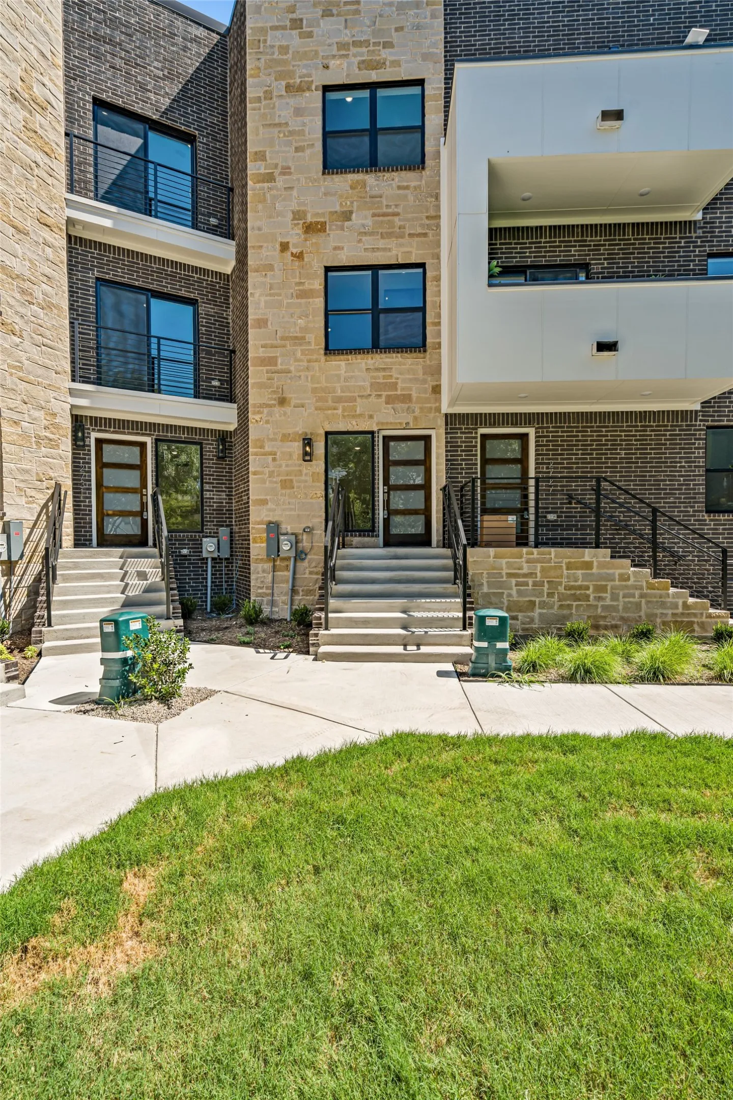 Single Family Residence For Sale in Tarrant County , 2729 Azalea Park Circle, Fort Worth, Texas 76107, 2 Bedroom, 3 Bathroom, 2 Garage spaces, 1,563 Sqft, built in 2026, mls#21334582, Real Estate Agent in Fort Worth, Homes For Sale in Tarrant county, Homes For Sale in Fort Worth, Realtor in Fort Worth Texas, Real Estate Brokerage Independent Realty Texas, Luminita Cordes Realtor