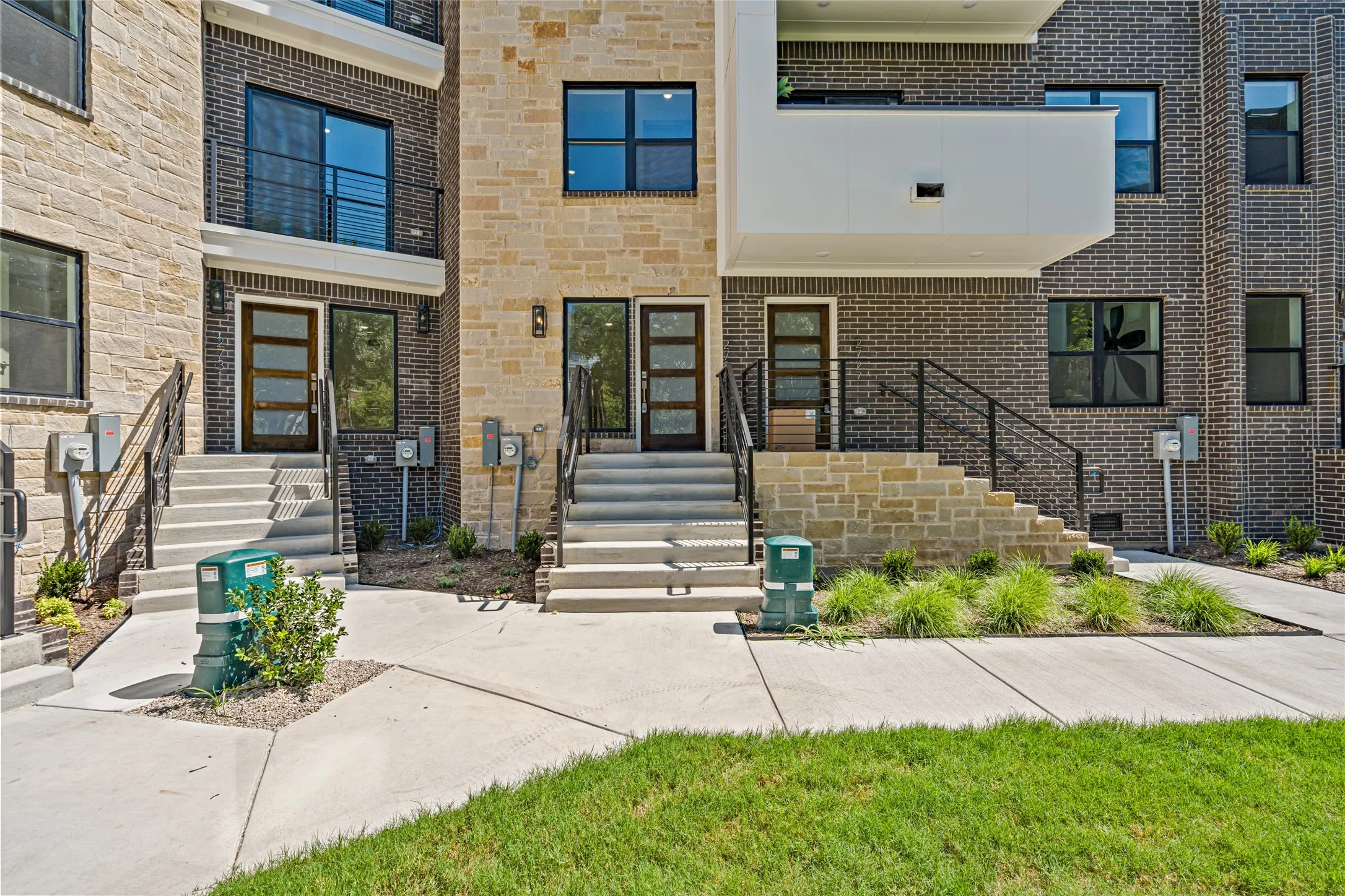 Single Family Residence For Sale in Tarrant County , 2729 Azalea Park Circle, Fort Worth, Texas 76107, 2 Bedroom, 3 Bathroom, 2 Garage spaces, 1,563 Sqft, built in 2026, mls#21334582, Real Estate Agent in Fort Worth, Homes For Sale in Tarrant county, Homes For Sale in Fort Worth, Realtor in Fort Worth Texas, Real Estate Brokerage Independent Realty Texas, Luminita Cordes Realtor