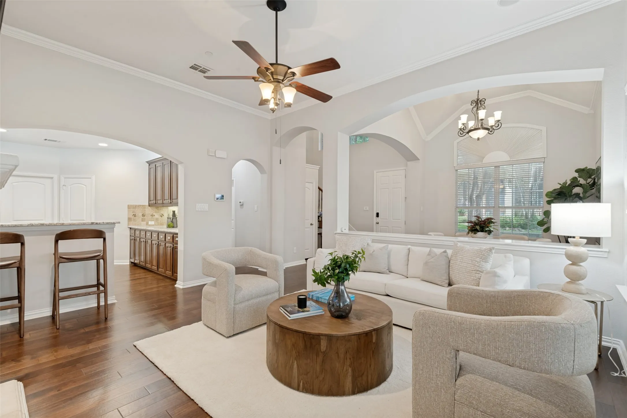 Single Family Residence For Sale in Dallas County , 6206 Shoal Creek Trail, Garland, Texas 75044, 3 Bedroom, 3 Bathroom, 2 Garage spaces, 2,267 Sqft, built in 2008, mls#21336068, Real Estate Agent in Garland, Homes For Sale in Dallas county, Homes For Sale in Garland, Realtor in Garland Texas, Real Estate Brokerage Independent Realty Texas, Luminita Cordes Realtor