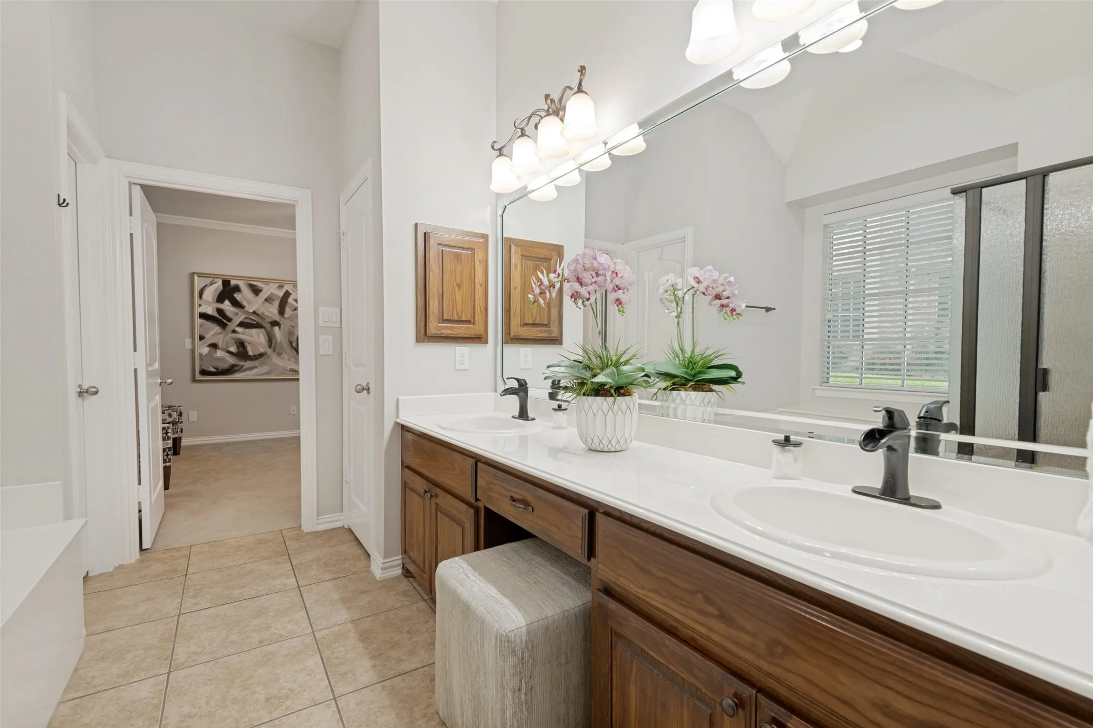 Single Family Residence For Sale in Dallas County , 6206 Shoal Creek Trail, Garland, Texas 75044, 3 Bedroom, 3 Bathroom, 2 Garage spaces, 2,267 Sqft, built in 2008, mls#21336068, Real Estate Agent in Garland, Homes For Sale in Dallas county, Homes For Sale in Garland, Realtor in Garland Texas, Real Estate Brokerage Independent Realty Texas, Luminita Cordes Realtor