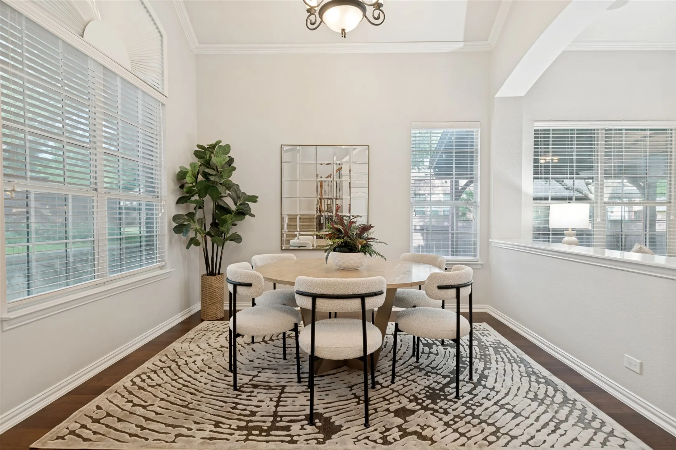 Single Family Residence For Sale in Dallas County , 6206 Shoal Creek Trail, Garland, Texas 75044, 3 Bedroom, 3 Bathroom, 2 Garage spaces, 2,267 Sqft, built in 2008, mls#21336068, Real Estate Agent in Garland, Homes For Sale in Dallas county, Homes For Sale in Garland, Realtor in Garland Texas, Real Estate Brokerage Independent Realty Texas, Luminita Cordes Realtor