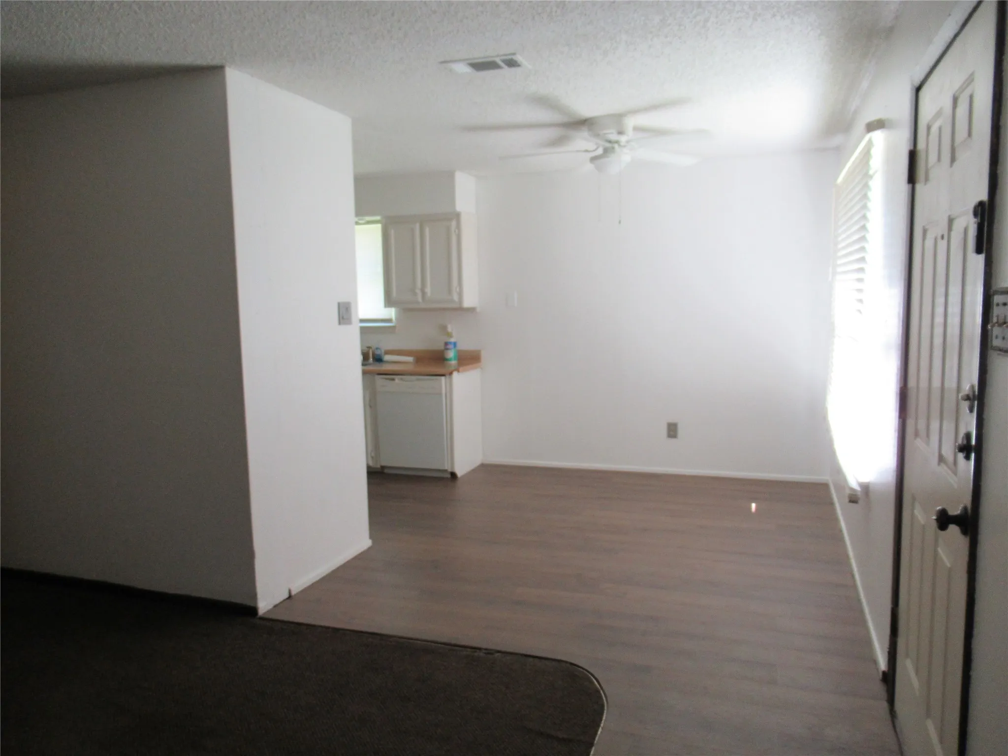 Single Family Residence For Sale in Hunt County , 4214 3rd Street, Greenville, Texas 75401, 3 Bedroom, 2 Bathroom, Garage spaces, 984 Sqft, built in 1970, mls#21336346, Real Estate Agent in Greenville, Homes For Sale in Hunt county, Homes For Sale in Greenville, Realtor in Greenville Texas, Real Estate Brokerage Independent Realty Texas, Luminita Cordes Realtor