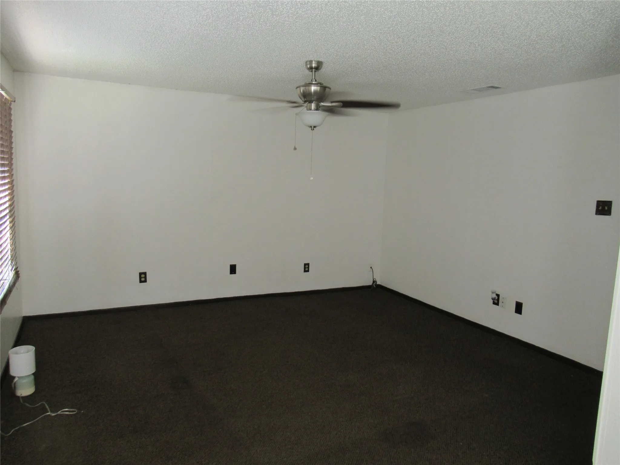 Single Family Residence For Sale in Hunt County , 4214 3rd Street, Greenville, Texas 75401, 3 Bedroom, 2 Bathroom, Garage spaces, 984 Sqft, built in 1970, mls#21336346, Real Estate Agent in Greenville, Homes For Sale in Hunt county, Homes For Sale in Greenville, Realtor in Greenville Texas, Real Estate Brokerage Independent Realty Texas, Luminita Cordes Realtor