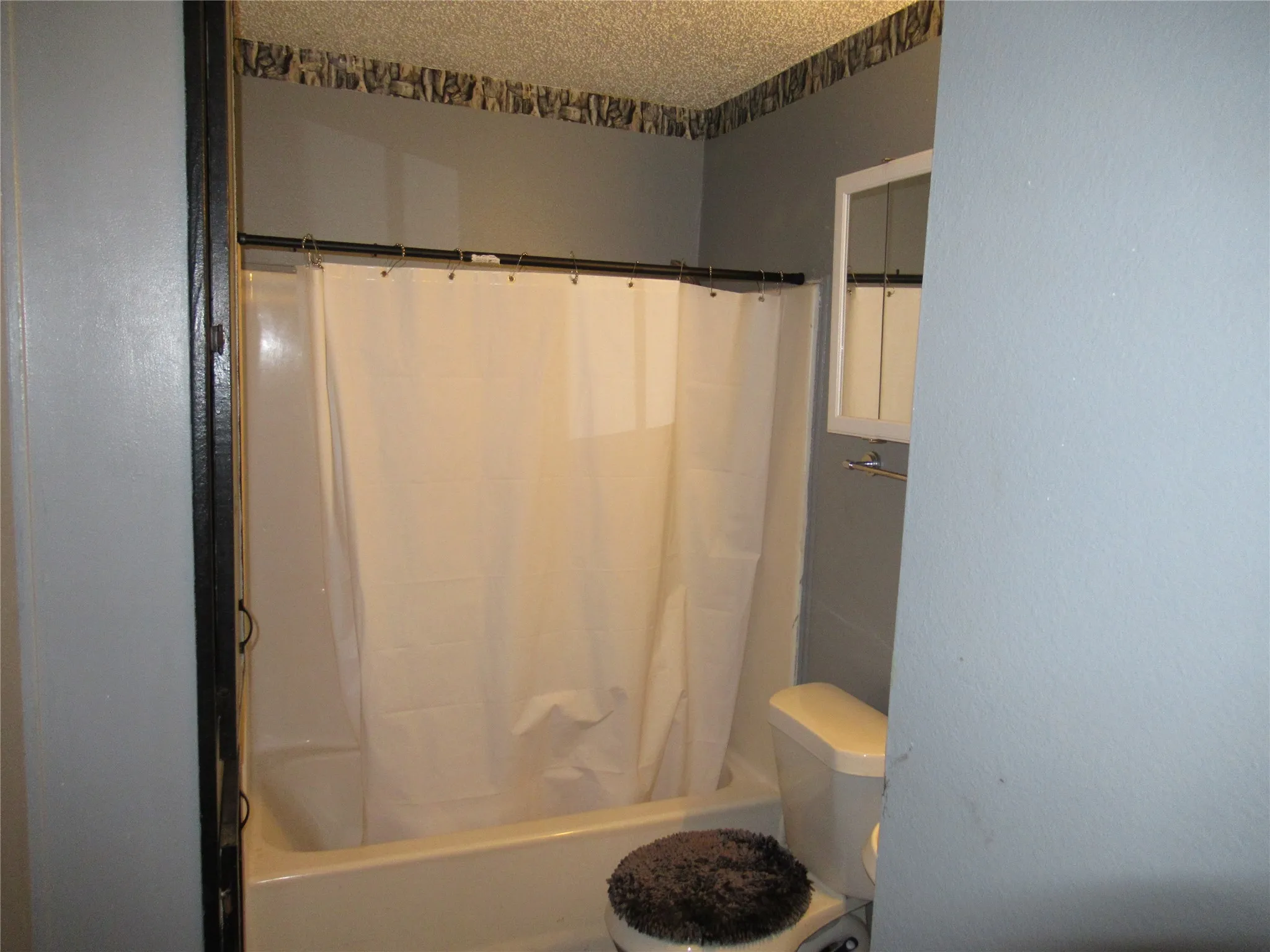 Single Family Residence For Sale in Hunt County , 4214 3rd Street, Greenville, Texas 75401, 3 Bedroom, 2 Bathroom, Garage spaces, 984 Sqft, built in 1970, mls#21336346, Real Estate Agent in Greenville, Homes For Sale in Hunt county, Homes For Sale in Greenville, Realtor in Greenville Texas, Real Estate Brokerage Independent Realty Texas, Luminita Cordes Realtor