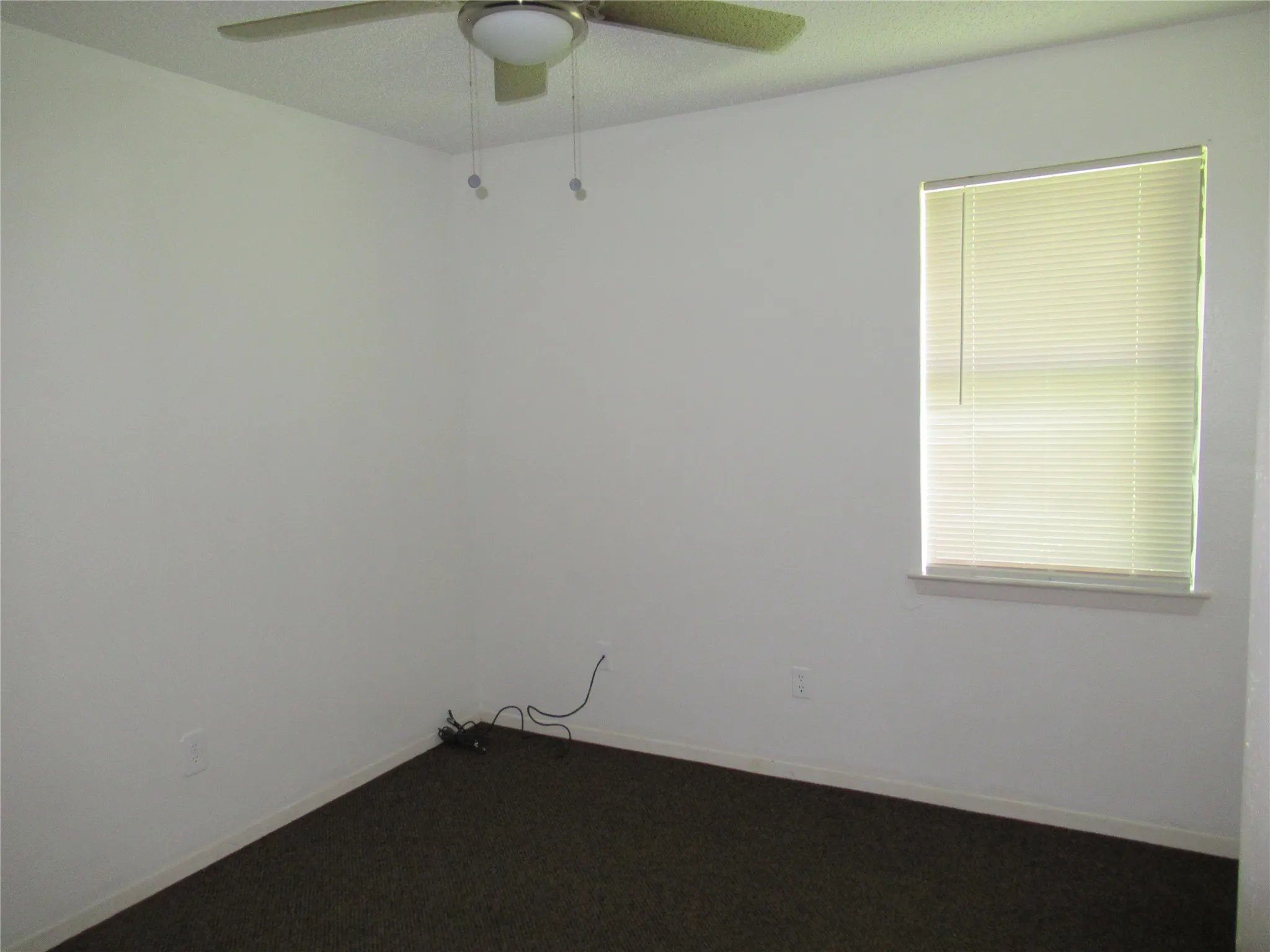 Single Family Residence For Sale in Hunt County , 4214 3rd Street, Greenville, Texas 75401, 3 Bedroom, 2 Bathroom, Garage spaces, 984 Sqft, built in 1970, mls#21336346, Real Estate Agent in Greenville, Homes For Sale in Hunt county, Homes For Sale in Greenville, Realtor in Greenville Texas, Real Estate Brokerage Independent Realty Texas, Luminita Cordes Realtor