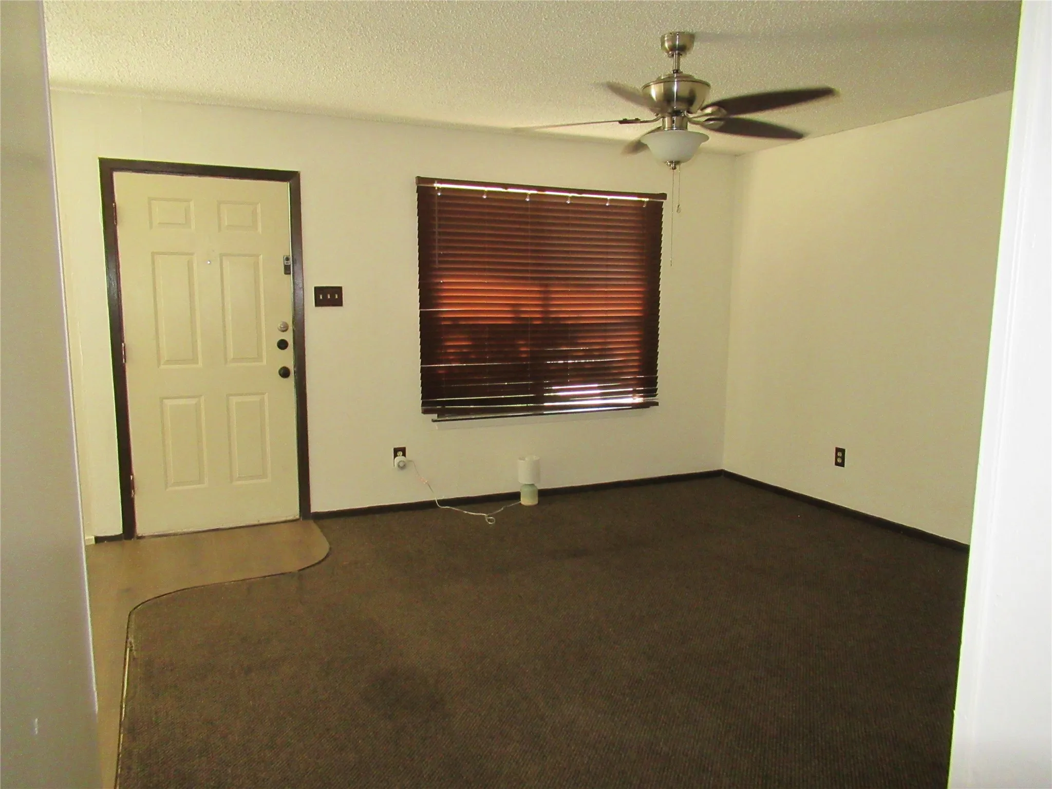 Single Family Residence For Sale in Hunt County , 4214 3rd Street, Greenville, Texas 75401, 3 Bedroom, 2 Bathroom, Garage spaces, 984 Sqft, built in 1970, mls#21336346, Real Estate Agent in Greenville, Homes For Sale in Hunt county, Homes For Sale in Greenville, Realtor in Greenville Texas, Real Estate Brokerage Independent Realty Texas, Luminita Cordes Realtor