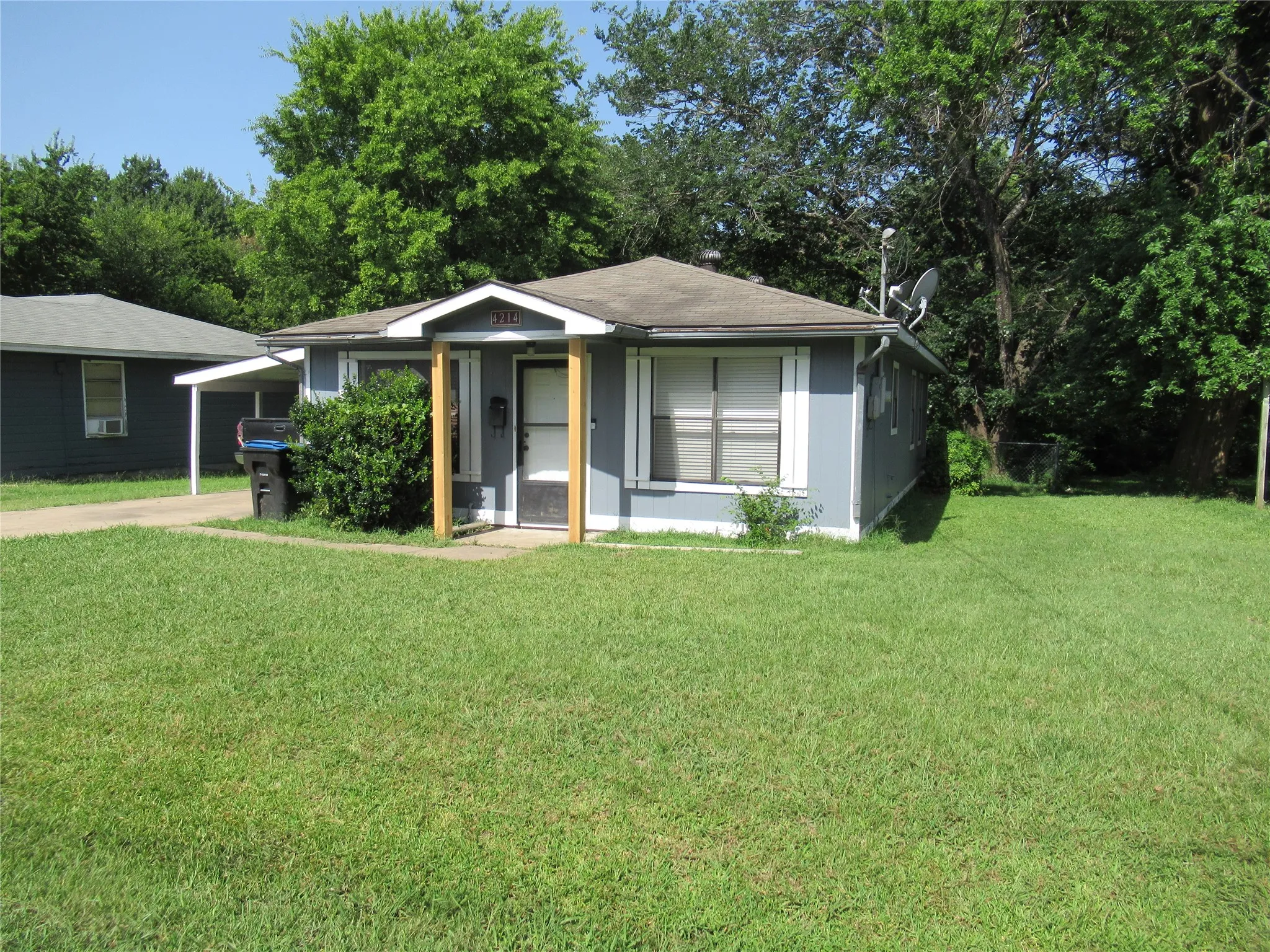 Single Family Residence For Sale in Hunt County , 4214 3rd Street, Greenville, Texas 75401, 3 Bedroom, 2 Bathroom, Garage spaces, 984 Sqft, built in 1970, mls#21336346, Real Estate Agent in Greenville, Homes For Sale in Hunt county, Homes For Sale in Greenville, Realtor in Greenville Texas, Real Estate Brokerage Independent Realty Texas, Luminita Cordes Realtor